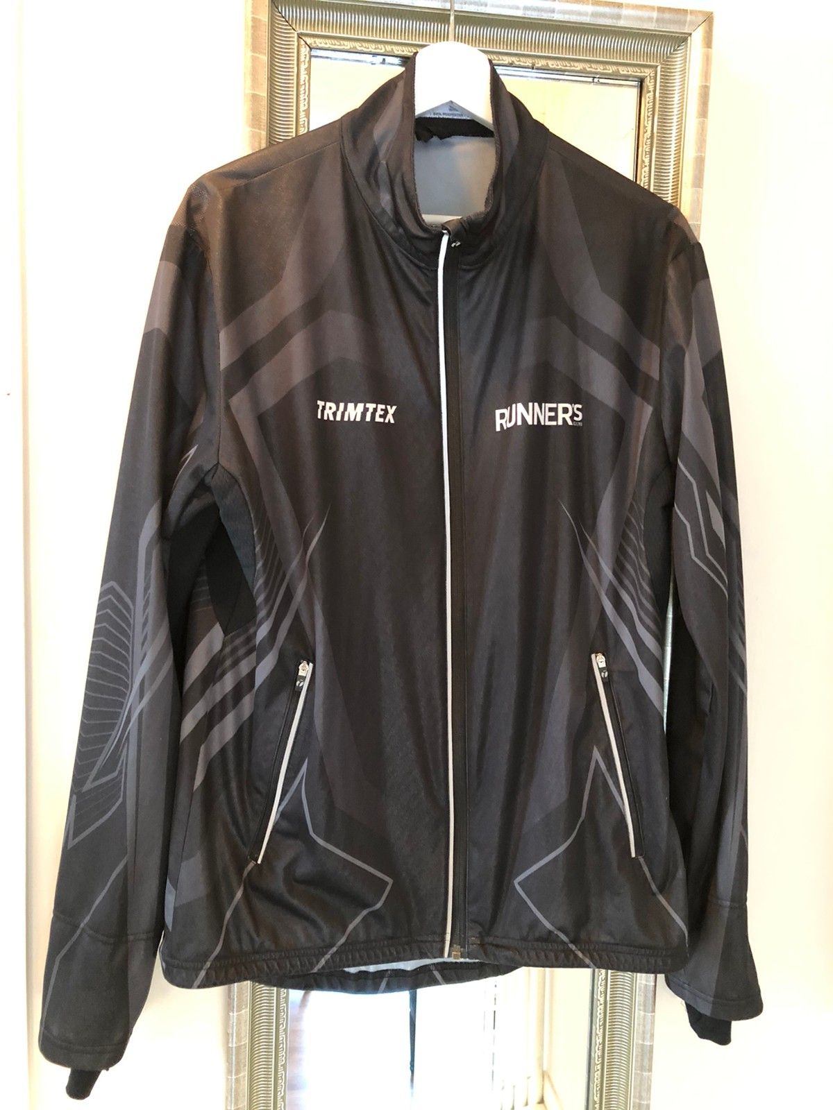 Sportsklær ! TRIMTEX løpe jakke str :L tils kr 450, ny pris Sportsklær ! TRIMTEX løpe jakke str :L tils kr 450, ny pris