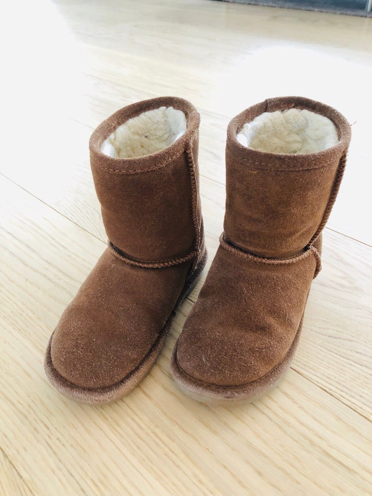 uggs 33