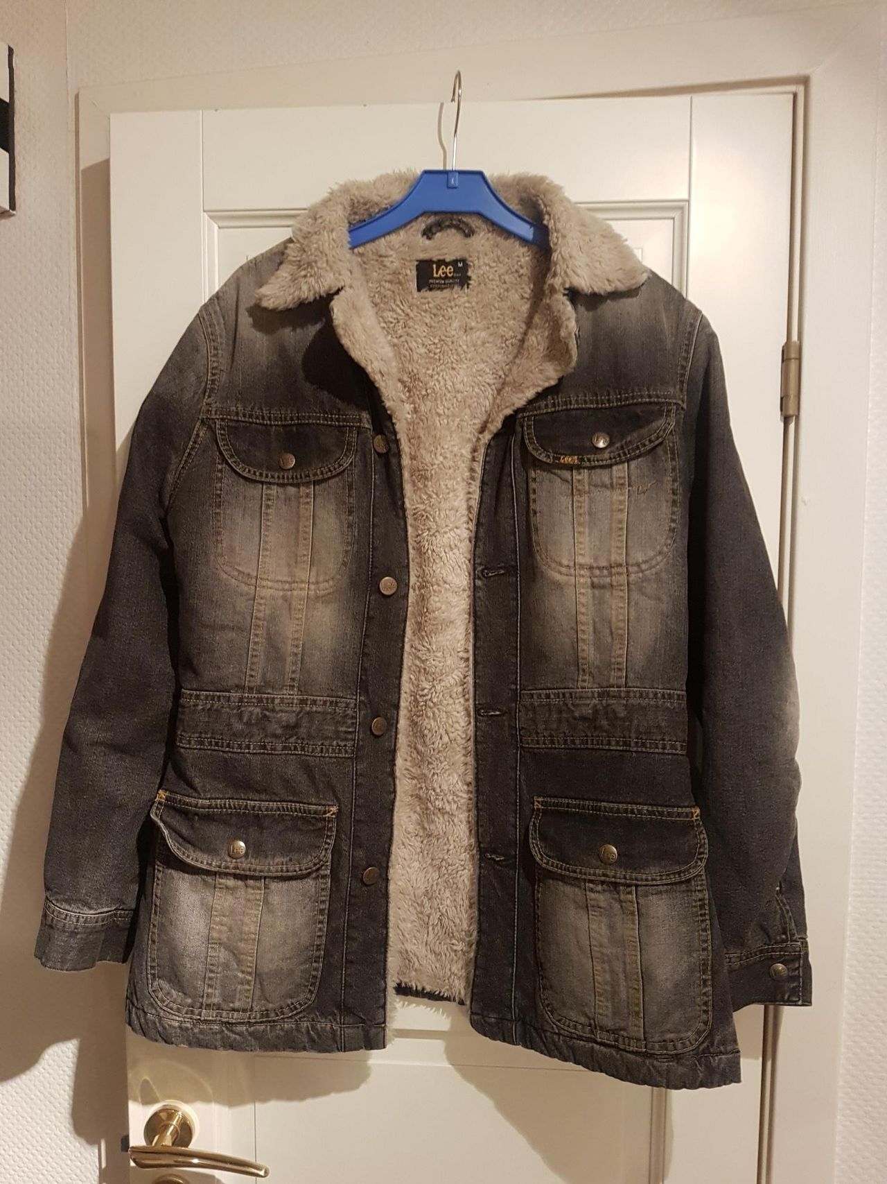 Vintage jakke med Kjøpe, selge og utveksle annonser de Strikket jakke med teddyfor. Epla