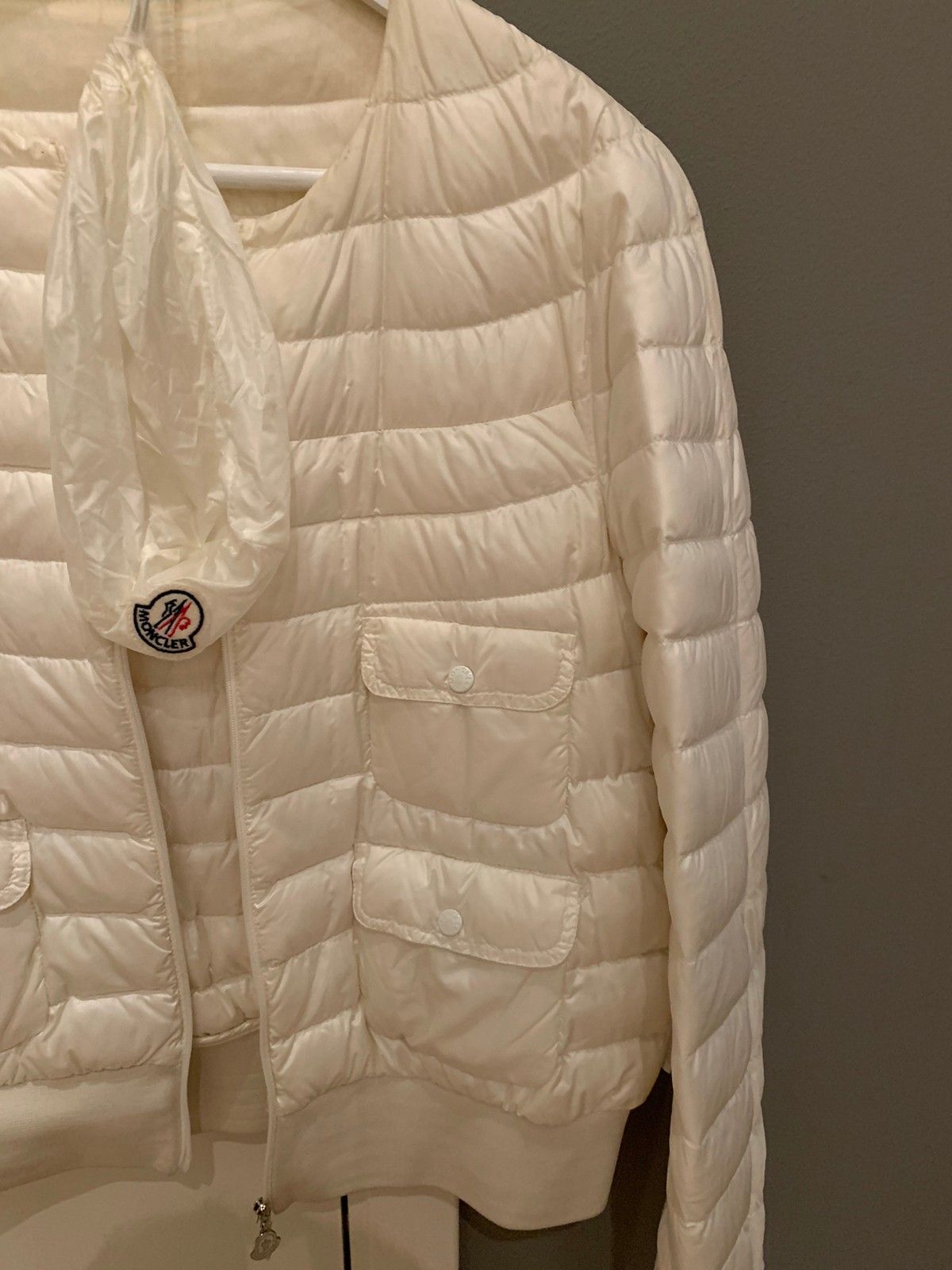Pen Moncler tynn dunjakke dame | FINN.no Pen Moncler tynn dunjakke dame | FINN.no