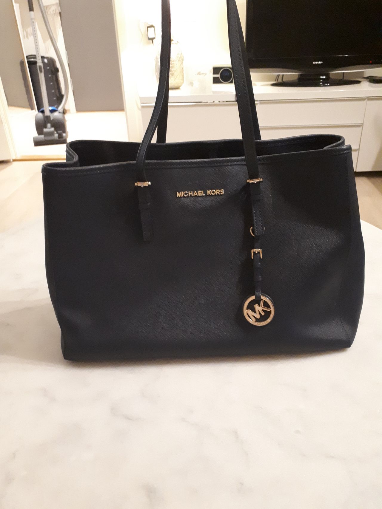 Marineblå Michael Kors Veske | FINN.no Michael kors veske | FINN.no