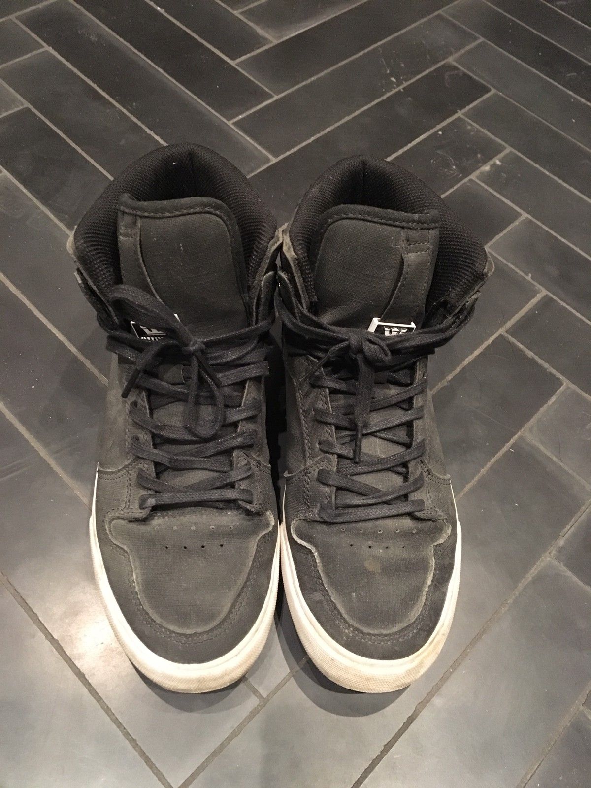Høye sneakers Supra str 42 | FINN.no Supra sko str 36.5 | FINN.no