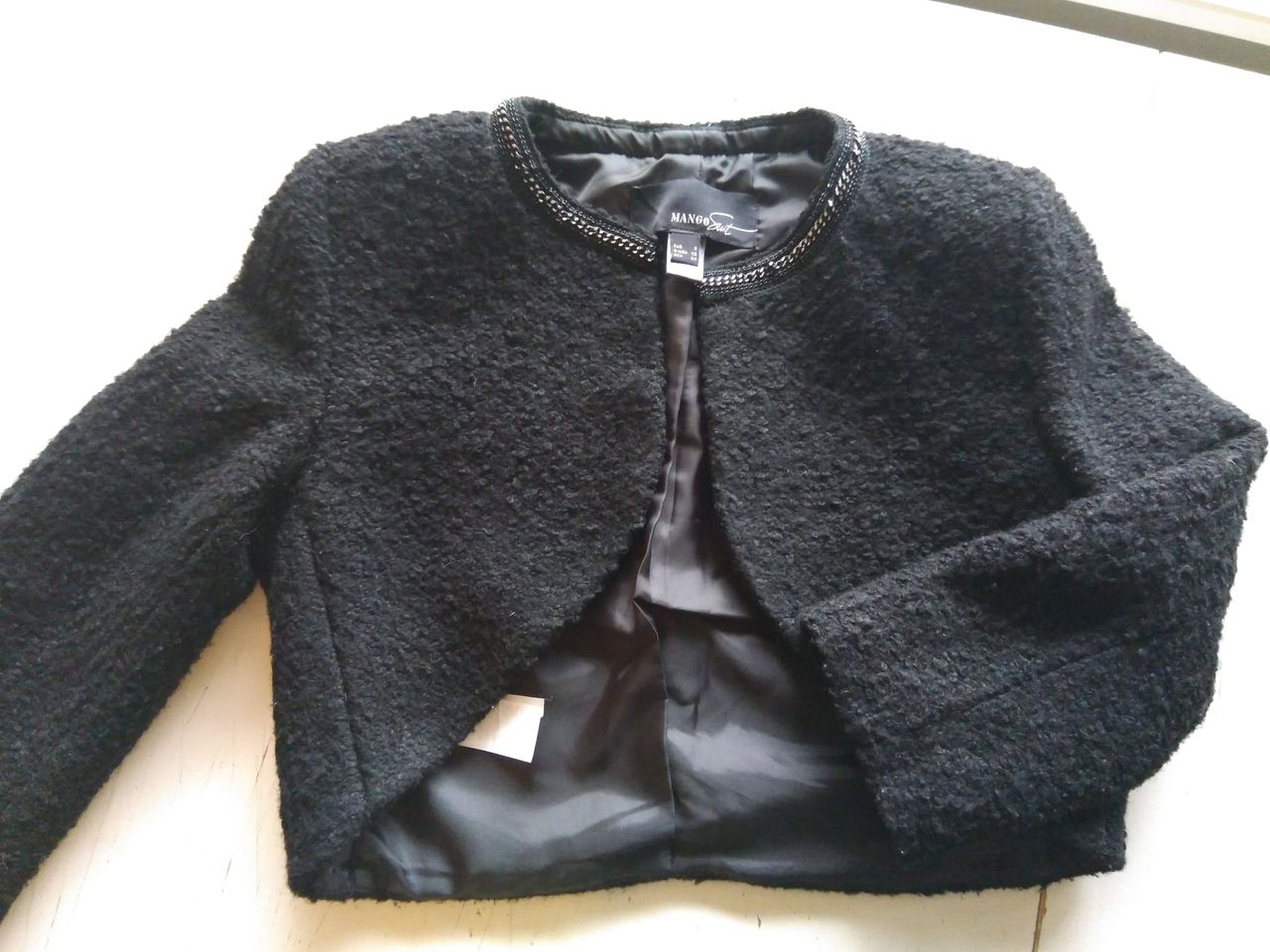 Kort svart Bolero jakke fra H&M str 38 som ny | FINN.no Kort svart Bolero jakke fra H&M str 38 som ny | FINN.no