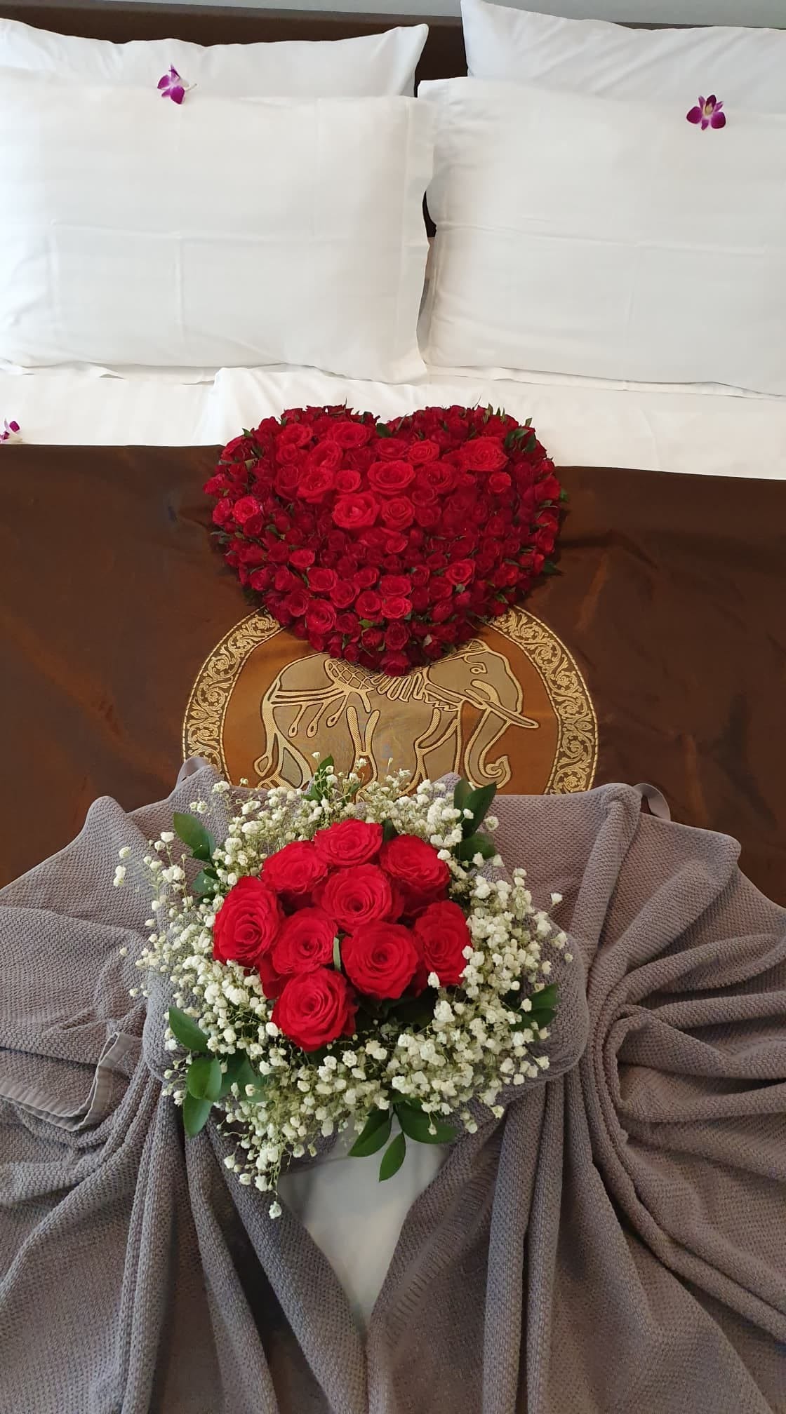 Bryllup , Ovi har pyntet rom til brudepar Galleribilde