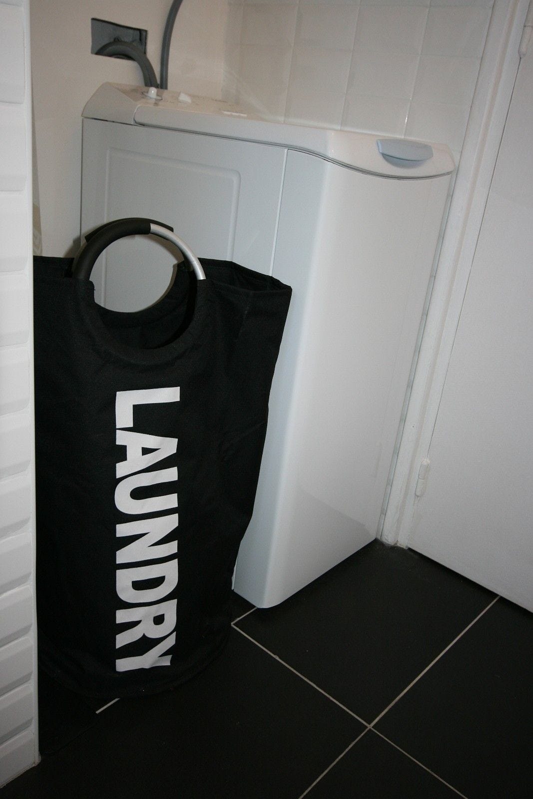 vaskemaskin på badet Galleribilde