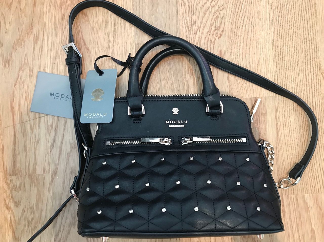 Modalu sort skinnveske | FINN.no MODALU skinn veske med dustbag | FINN.no