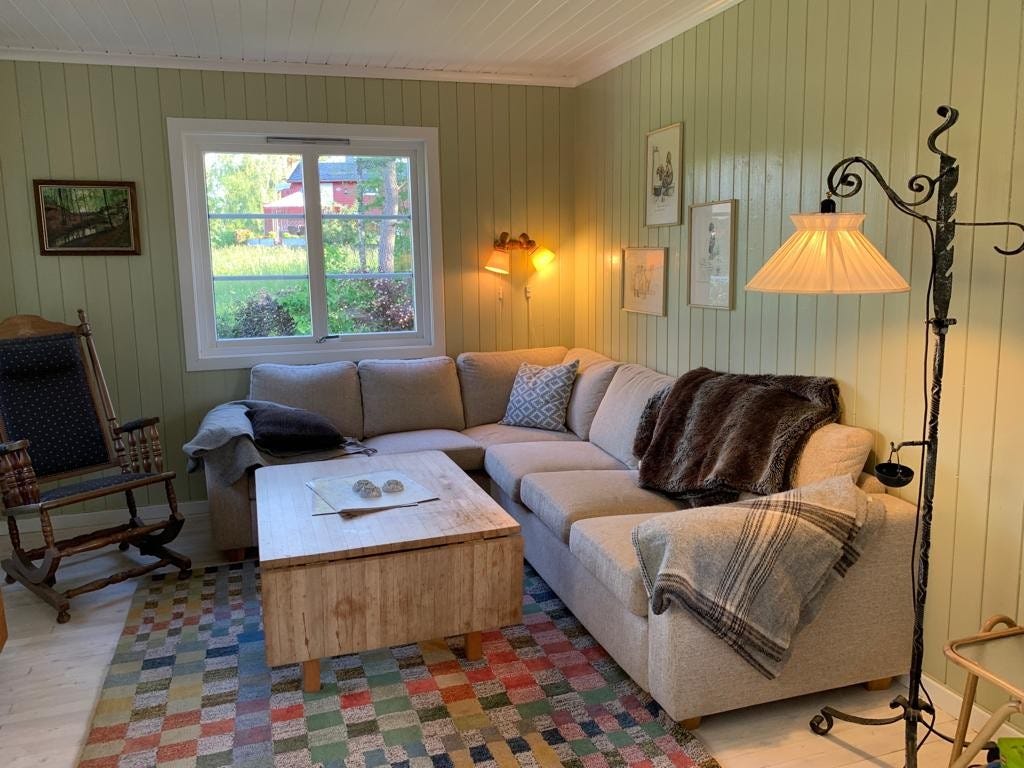 Koselig stue med TV. Galleribilde
