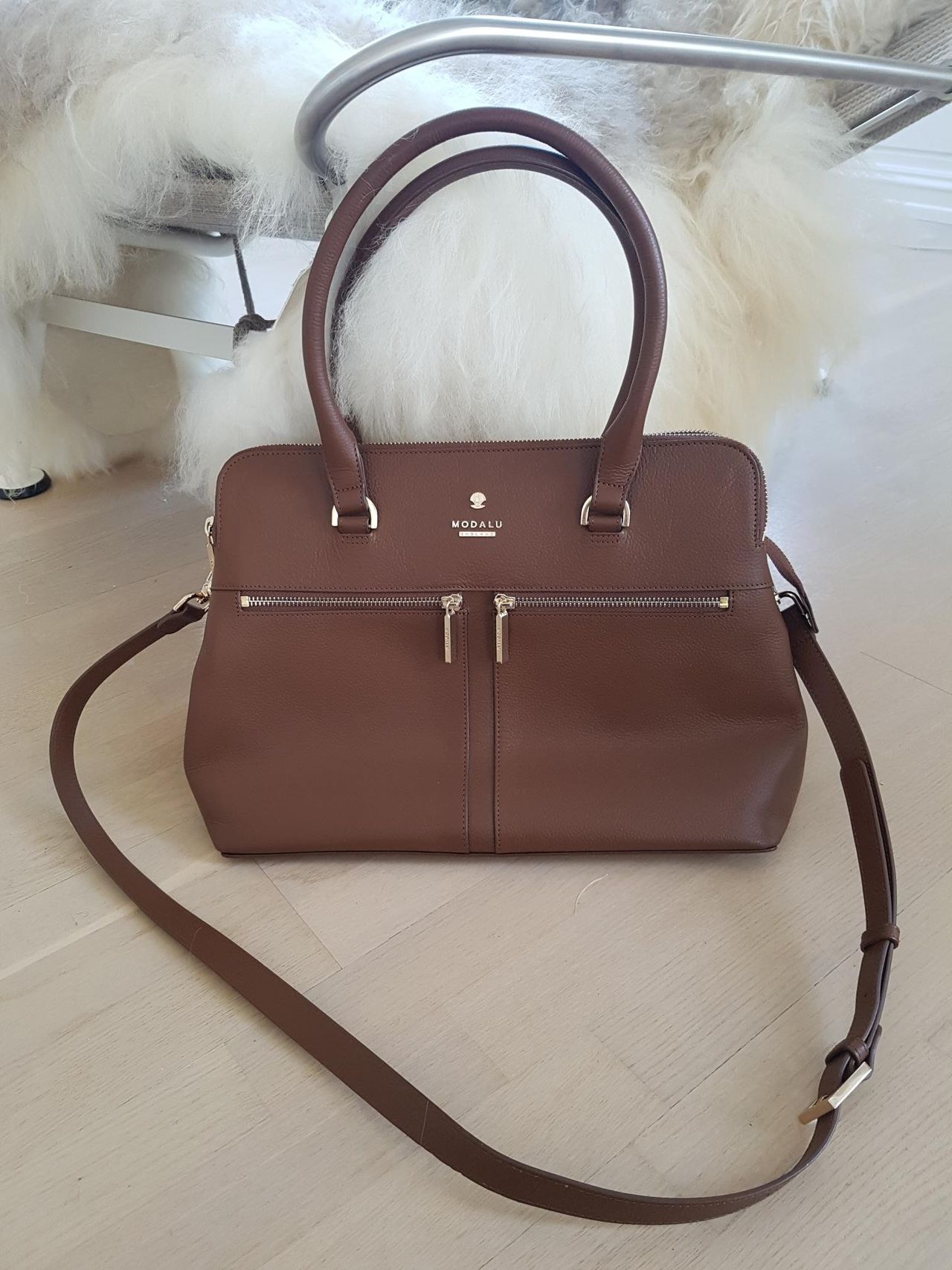 Modalu skinnveske | FINN.no MODALU skinn veske med dustbag | FINN.no