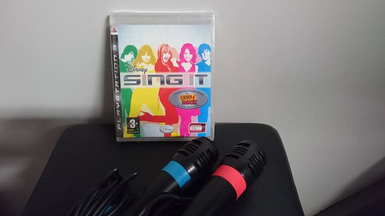 Playstation 3 Disney Sing It med Mikrofoner | FINN.no Playstation 3 Disney Sing It med Mikrofoner | FINN.no