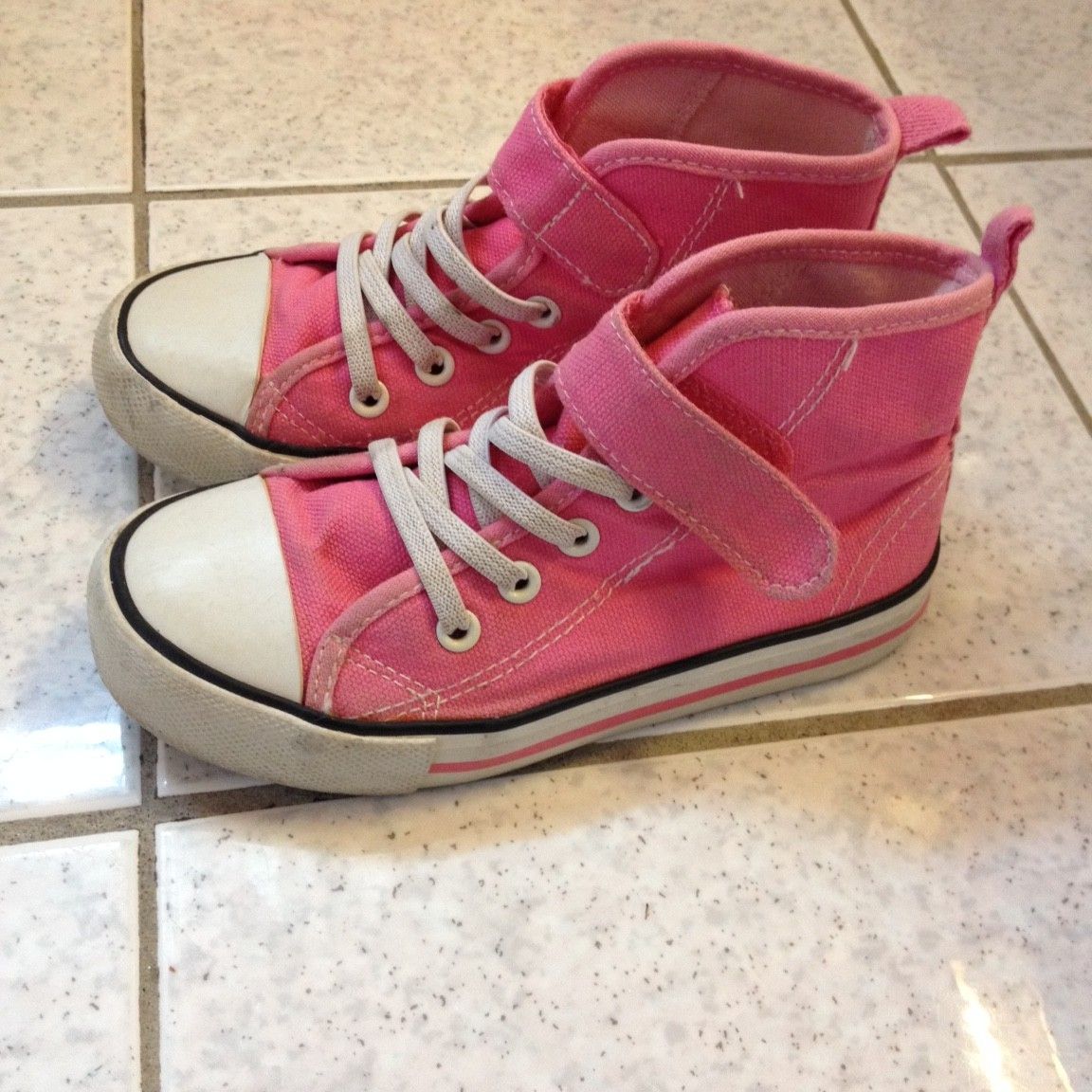 Bunadskoskinn,Puma joggesko,Sailor MinnieMouse sko og rosa Bunadskoskinn,Puma joggesko,Sailor MinnieMouse sko og rosa