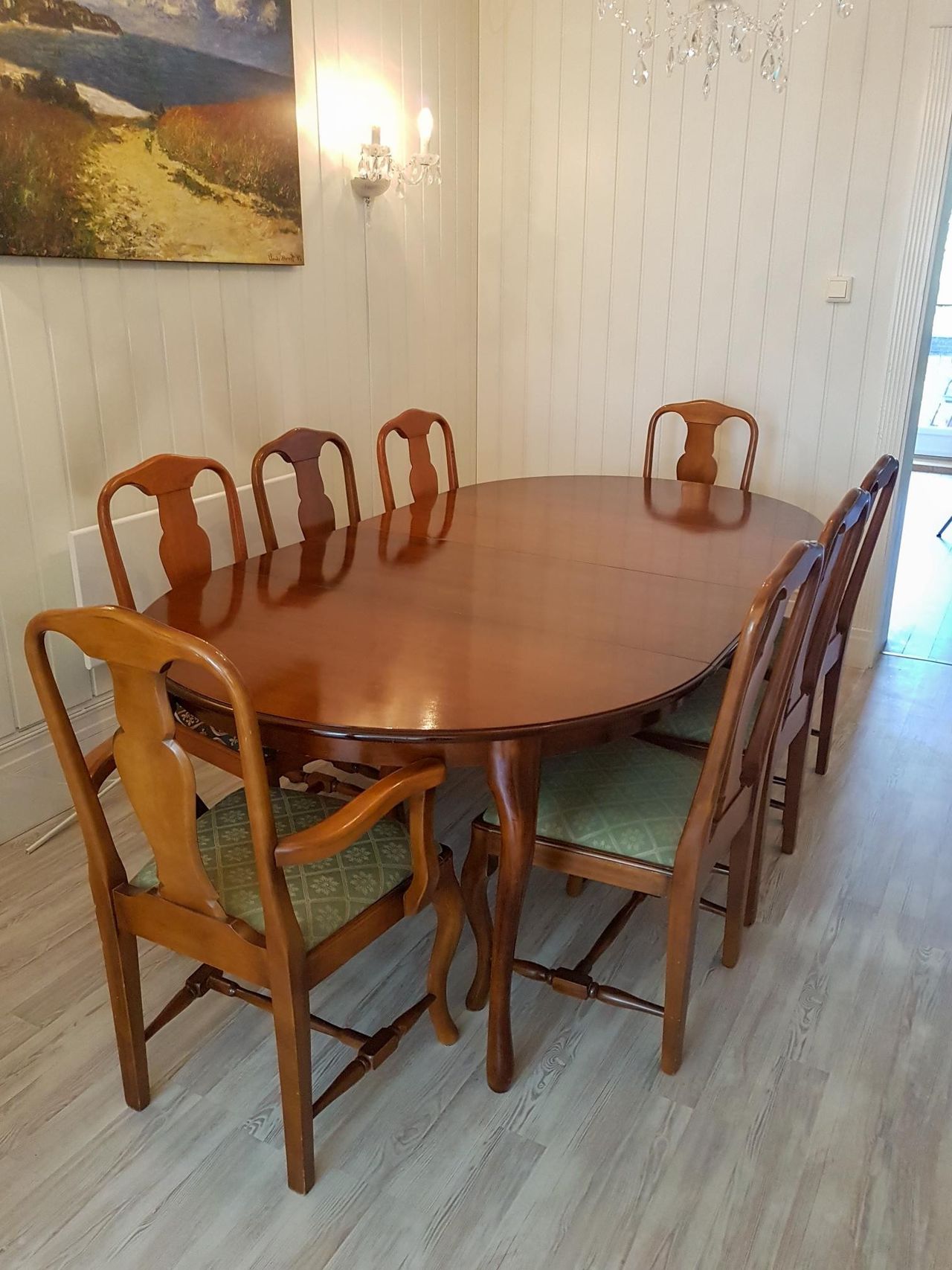 Eksklusiv spisestue fra Italian House | FINN.no Spisestue fra Italian House med 8 stoler | FINN.no