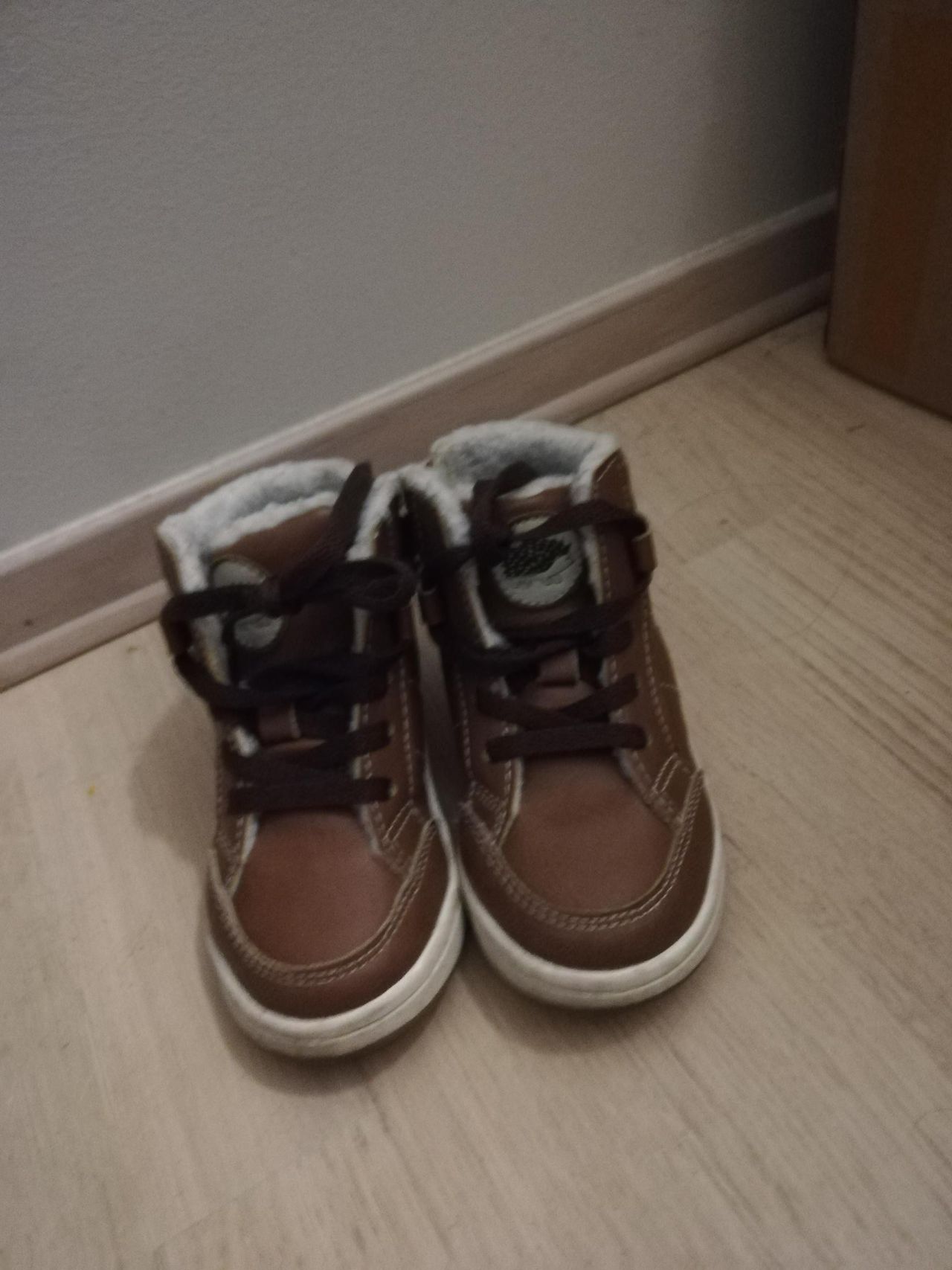 Pene sko i størrelse 22 4 par, Kavat, Viking, H&M og Pene sko i størrelse 22 4 par, Kavat, Viking, H&M og