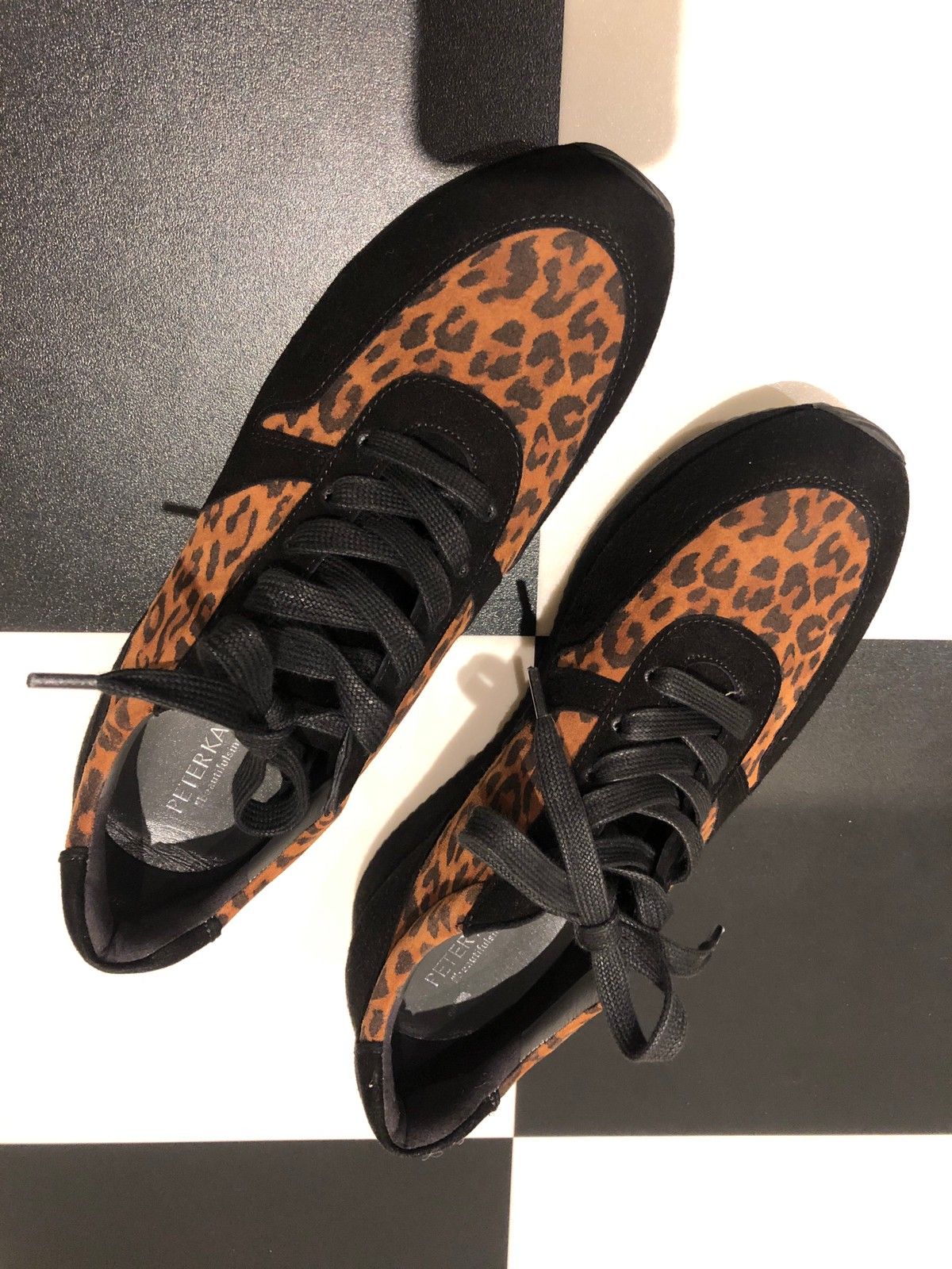 Damesko i leopard og sort semsket skinn | FINN.no Damesko i leopard og sort semsket skinn | FINN.no