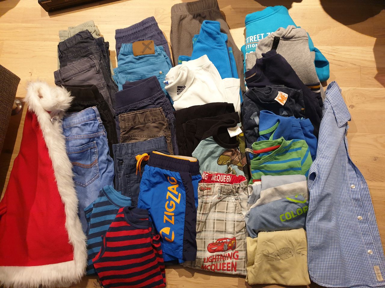 Klær, sko (dame, mann, sommer, vinter, adidas, brandsdal Klær, sko (dame, mann, sommer, vinter, adidas, brandsdal