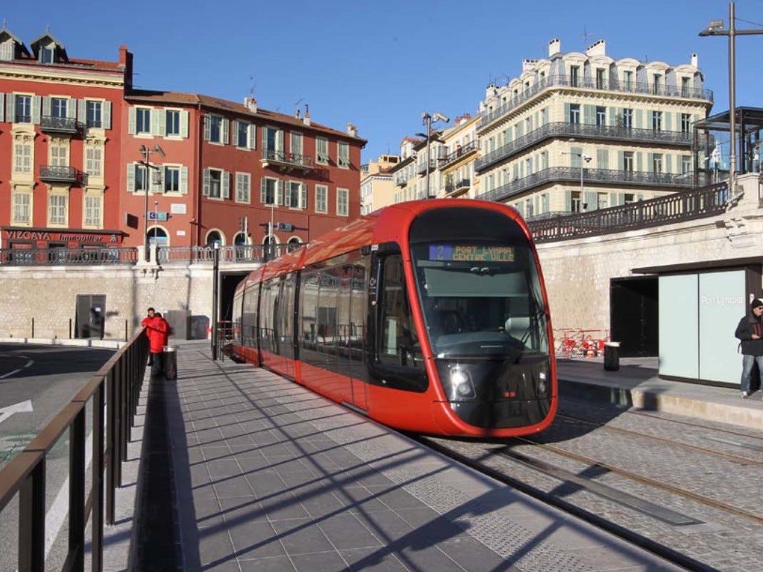 T-bane/Trikk fra Flyplassen for enkel transfer Galleribilde