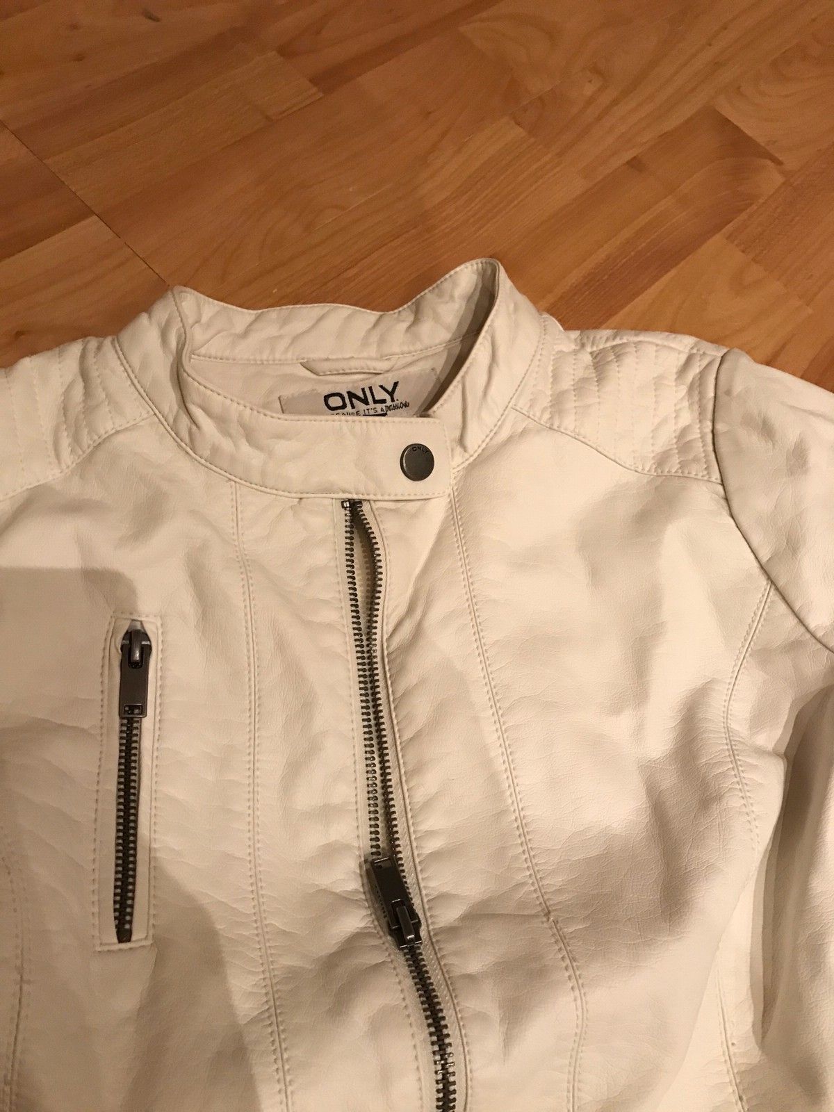 2 nydelige jakker i imitert skinn | FINN.no 2 nydelige jakker i imitert skinn | FINN.no