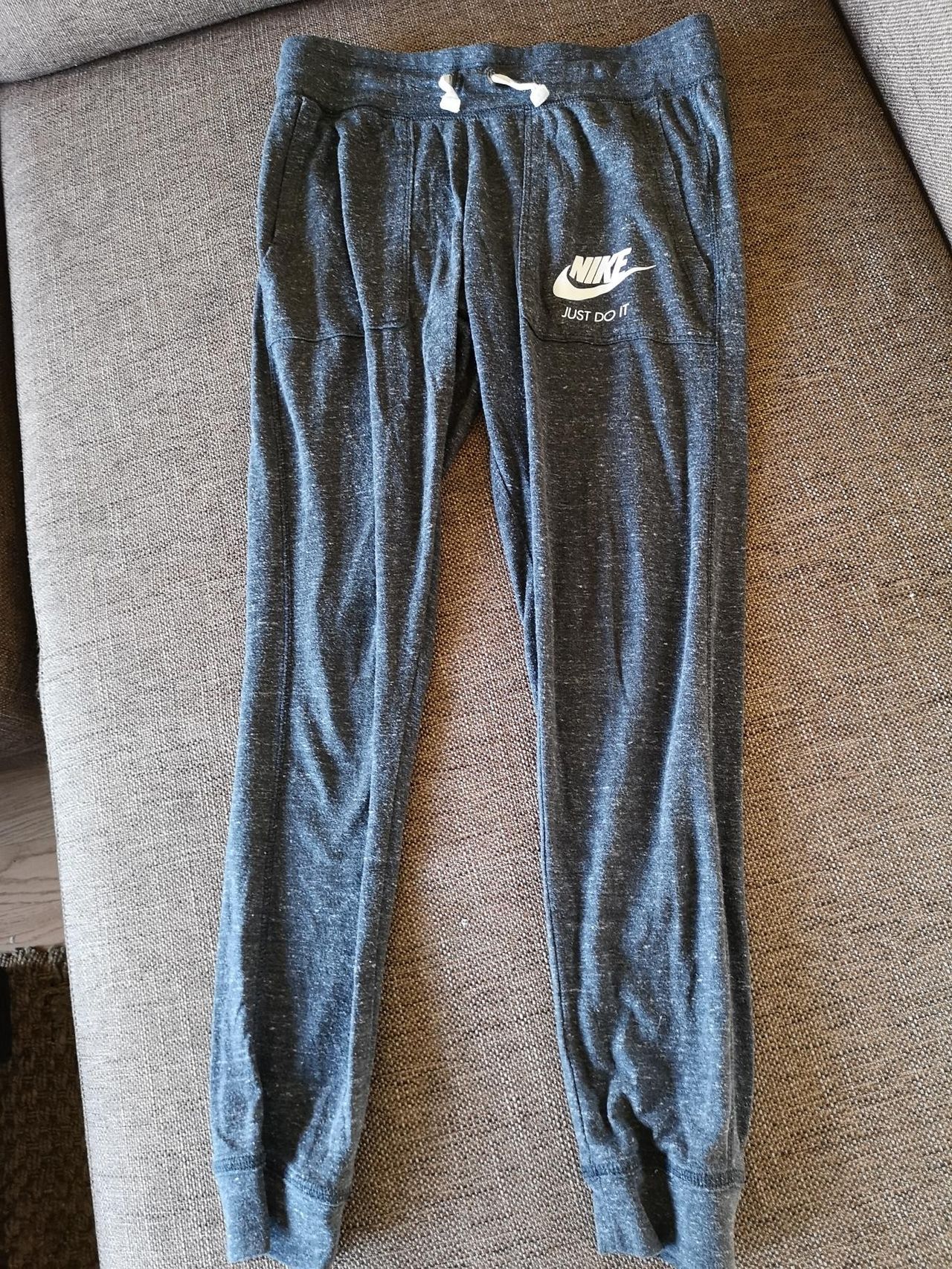 Nike kosejoggebukse | FINN.no Nike kosejoggebukse | FINN.no