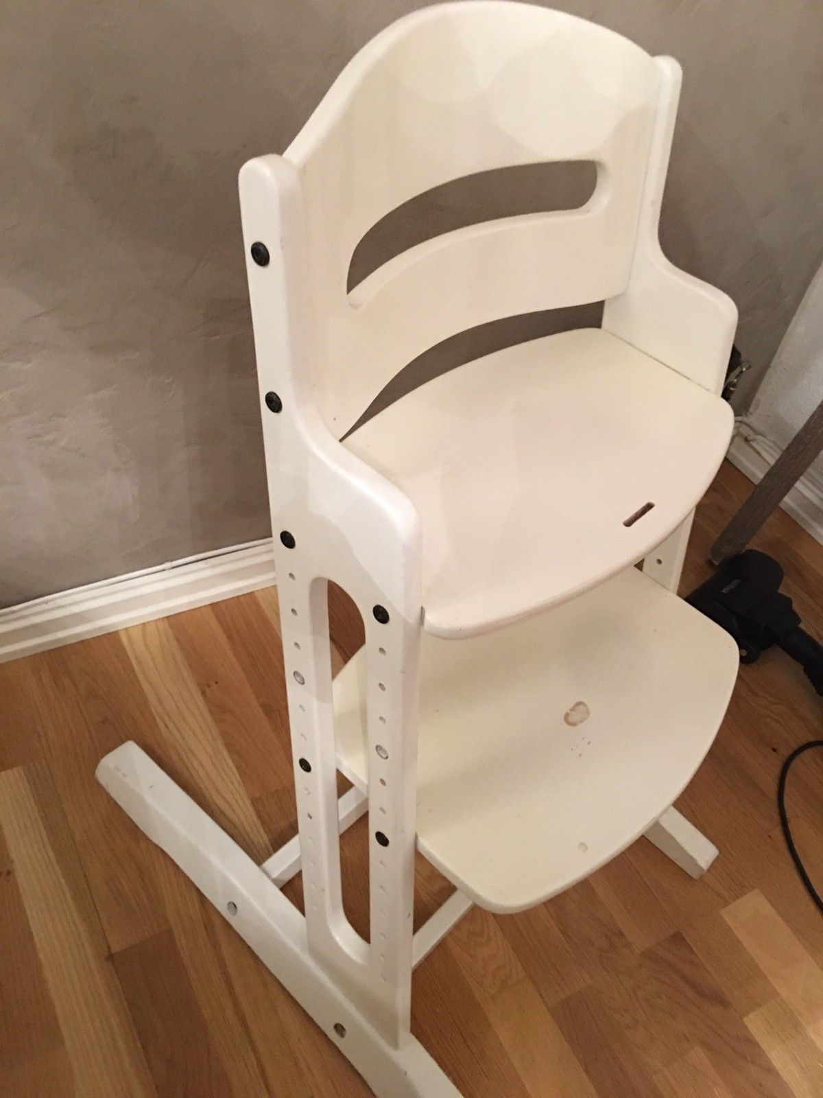 Tripp Trapp Stol i hvit farge selges for 250kr | FINN.no Tripptrapp Hvit Babydan | FINN.no
