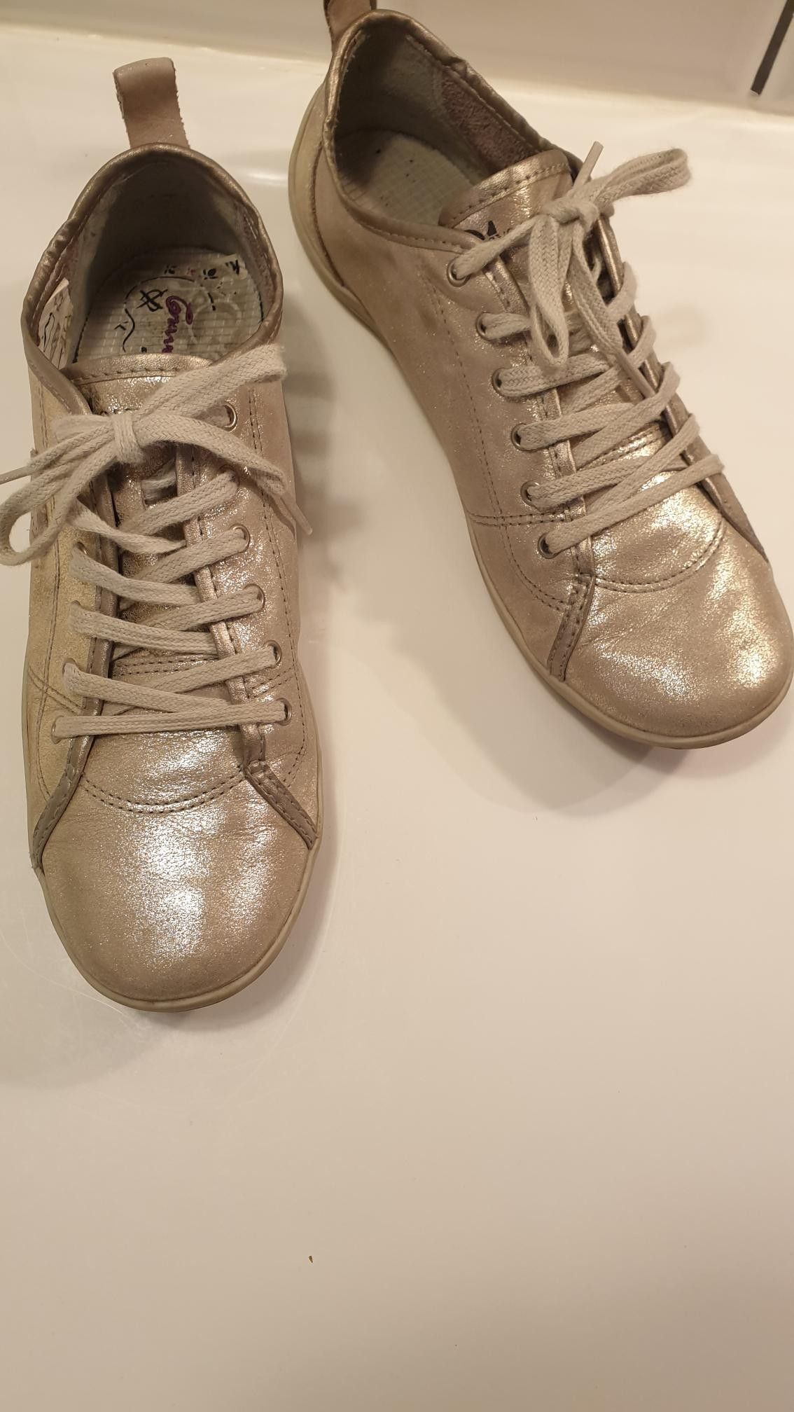 Lett skinnede sko i str.39 fra Sapatos. | FINN.no Sko fra SAPATOS | FINN.no