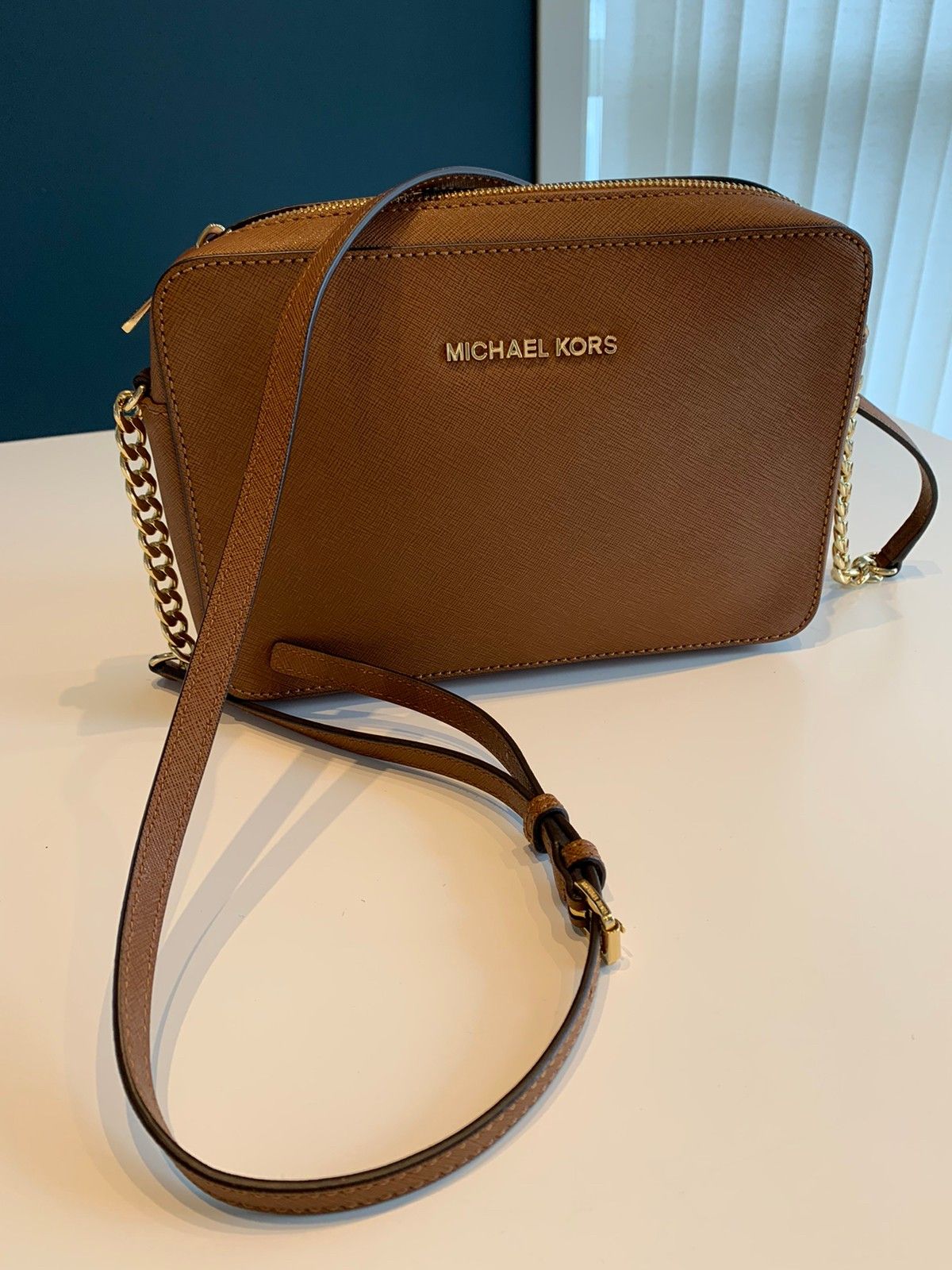Michael Kors Jet Set Travel Crossbody Veske | FINN.no Michael kors. Crossover veske kr 600. | FINN.no