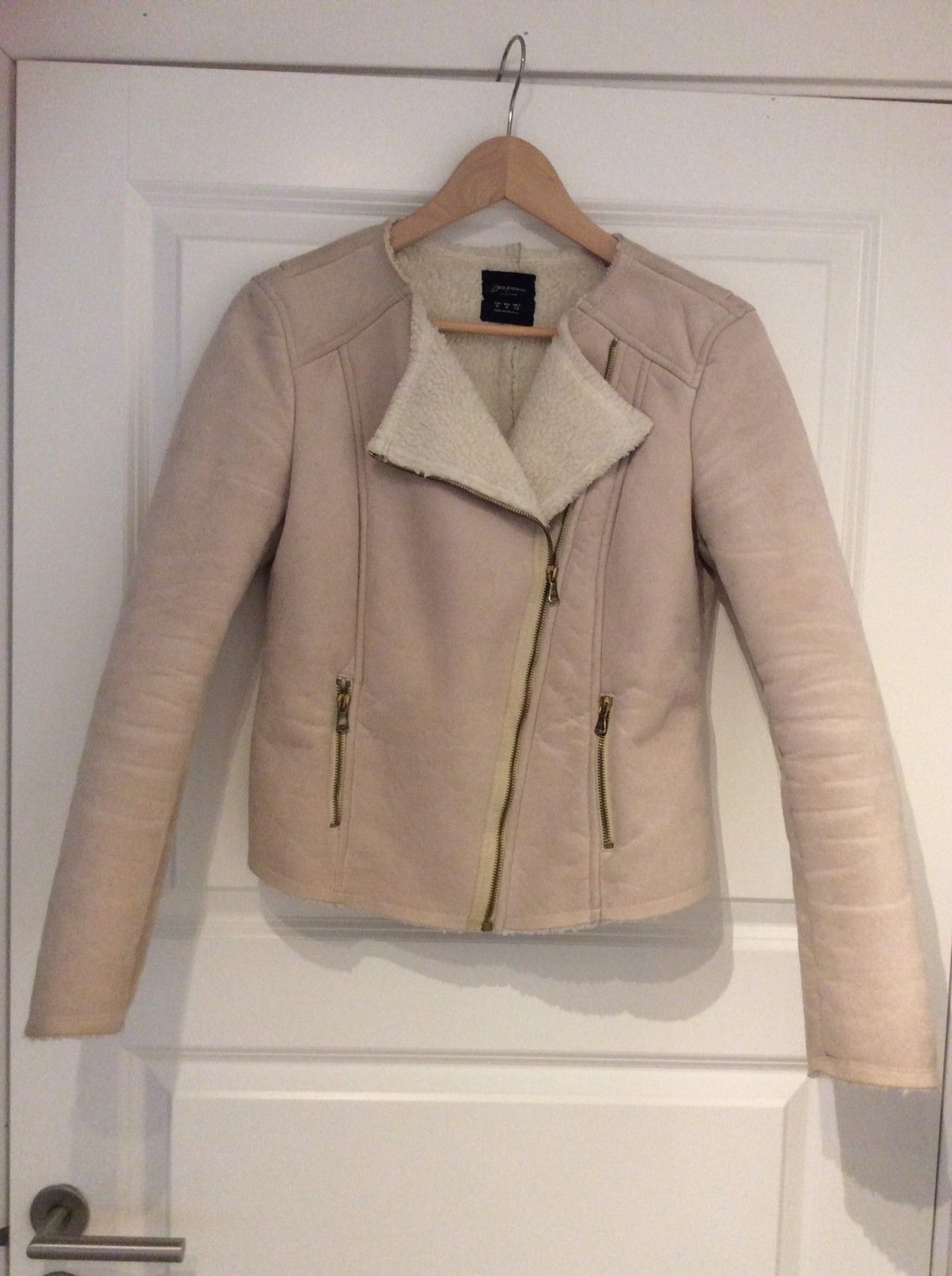 Zara semsket skinn jakke | FINN.no Zara semsket skinn jakke | FINN.no