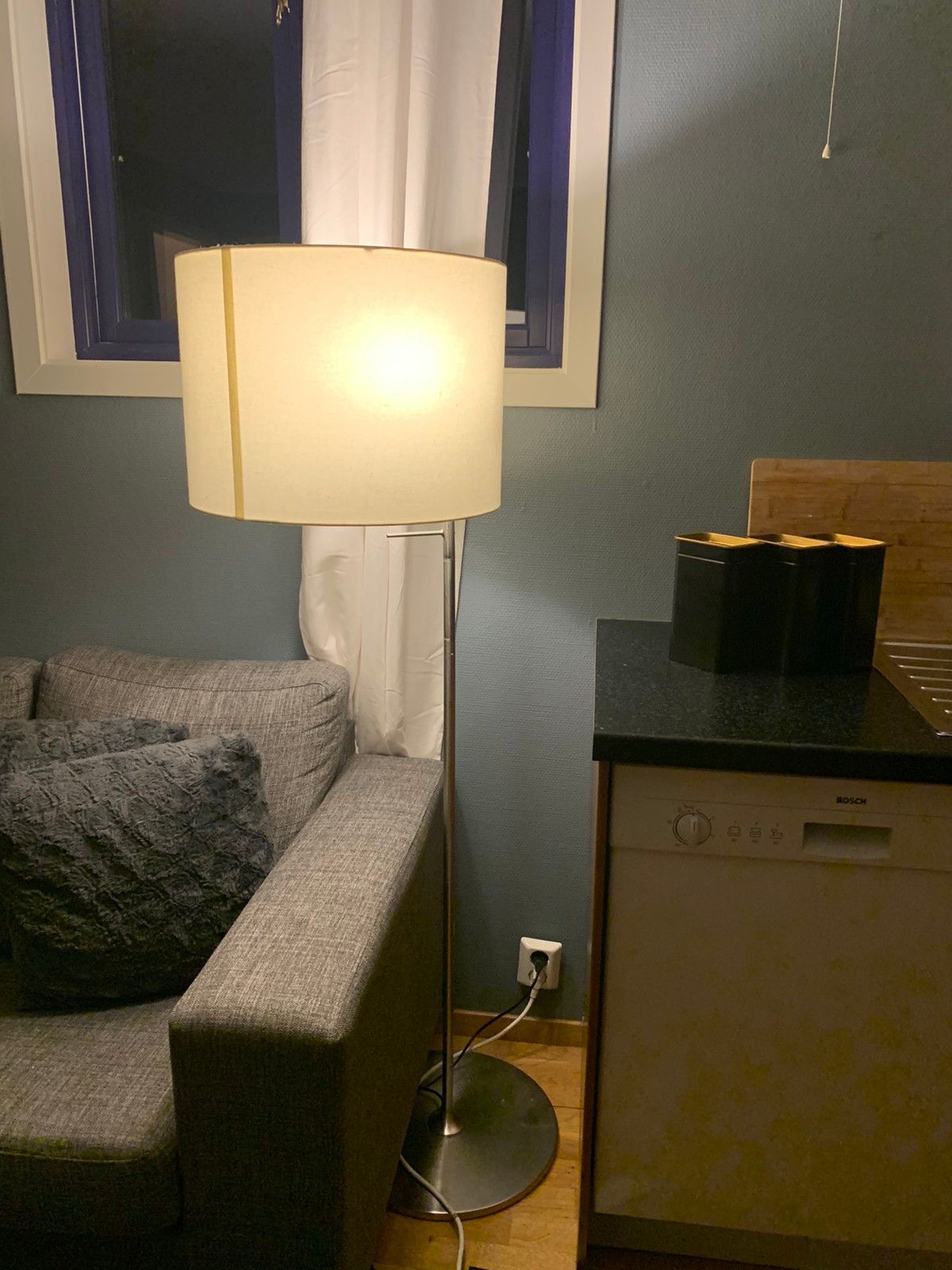 Gulvlampe stue lampe leselys innebelysning | FINN.no Vintage gulvlampe fra designhuset Le Dauphin | FINN.no