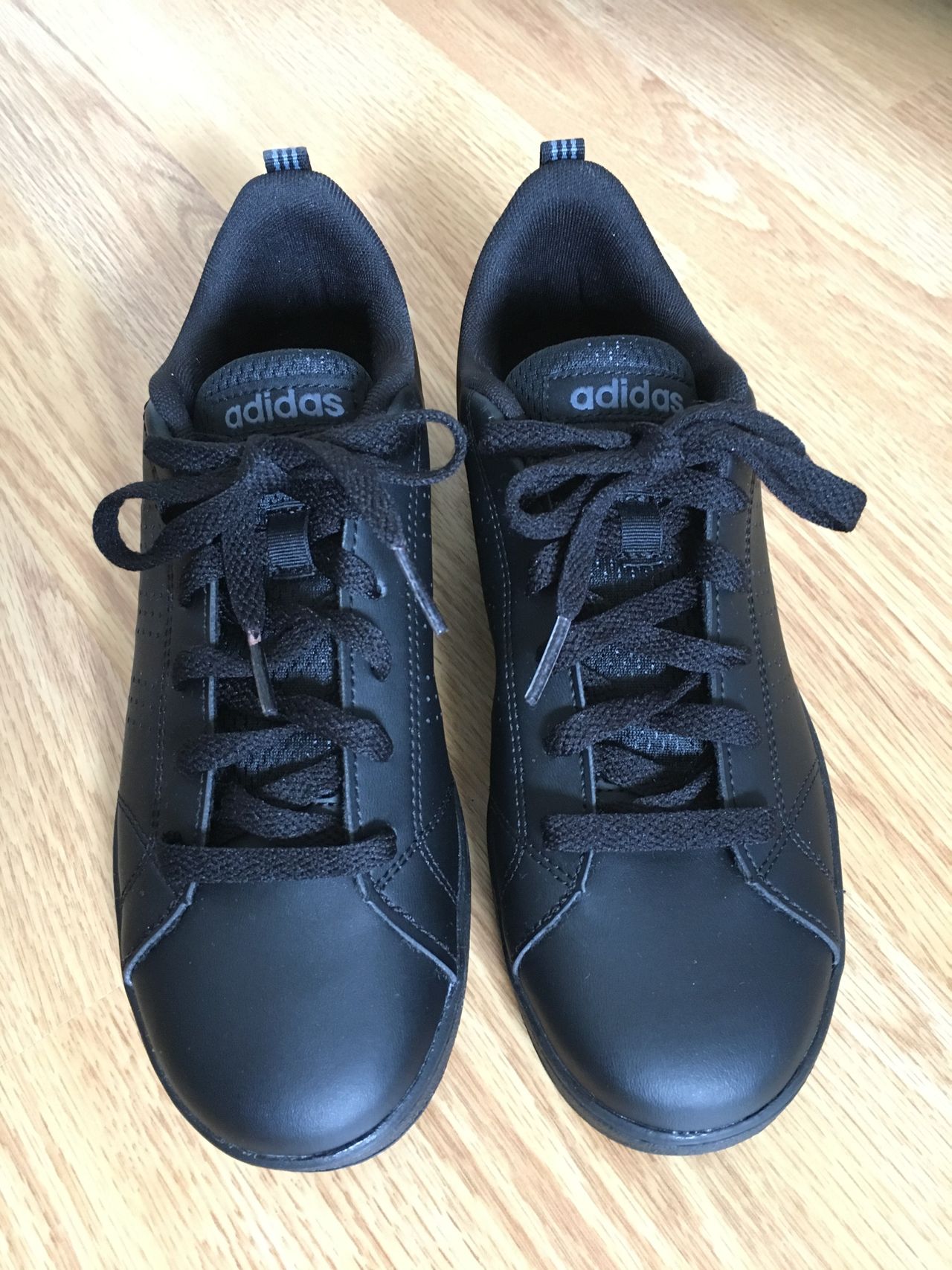 Adidas svarte sko str.38 | FINN.no Adidas svarte sko str.38 | FINN.no