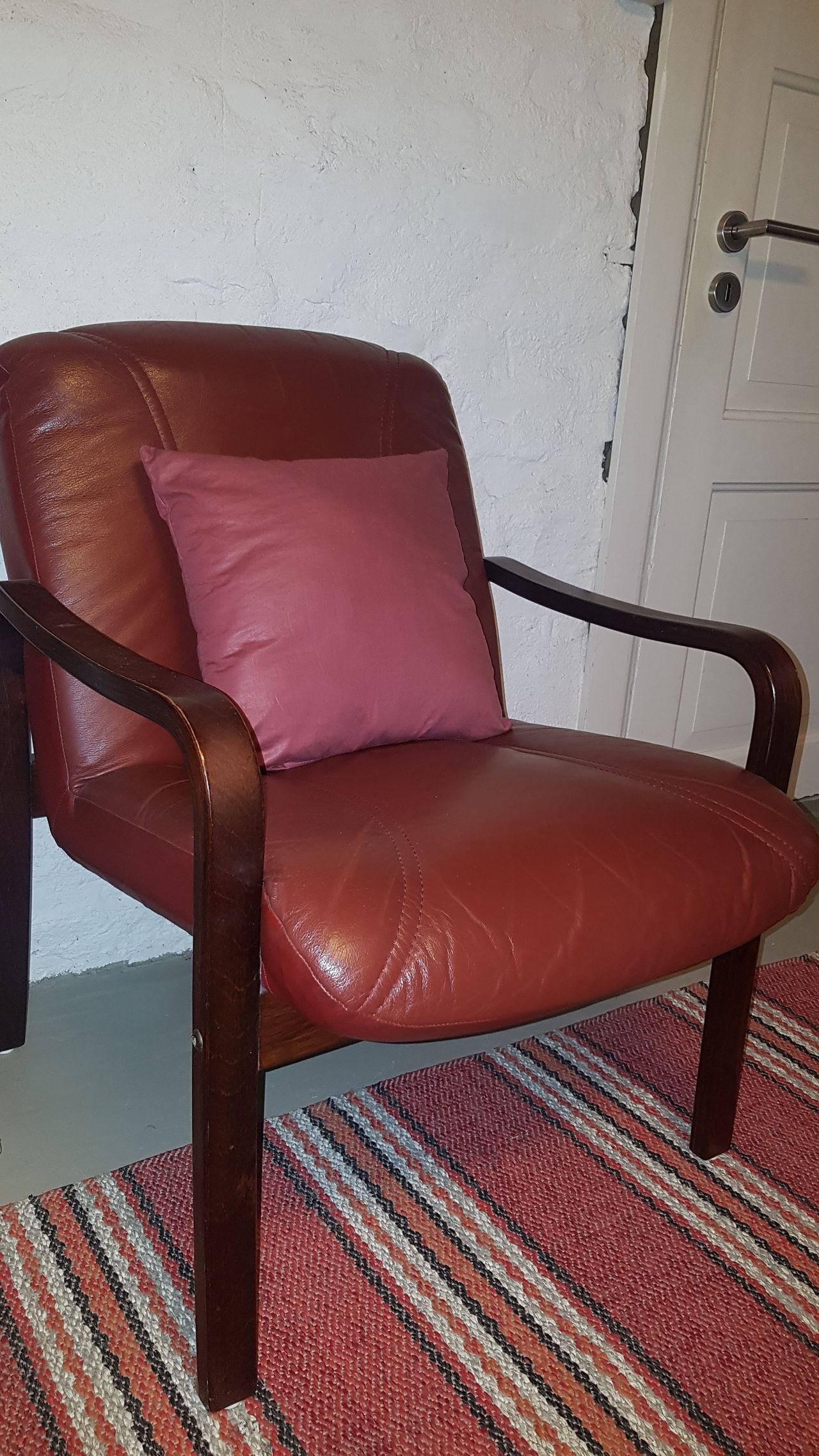 Retro stol fra Kjøpe, selge og utveksle annonser finn den Omtrekking av vintage lenestol (1960) design Arnt Lande