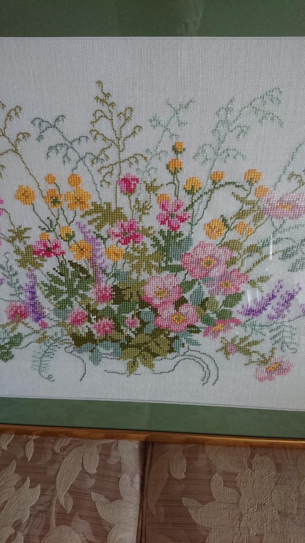 Nydelig brodert bilde | FINN.no Nydelig brodert stol | FINN.no