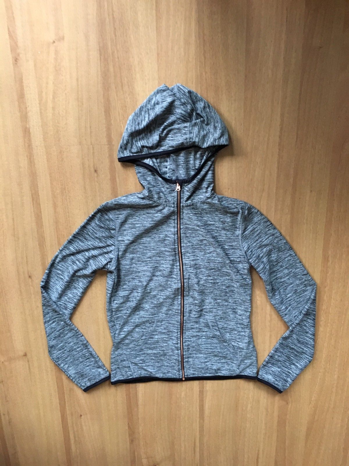 Treningshakke fra H&M str 10 12 år | FINN.no Fleece jakke genser fra H&M i str 92 | FINN.no