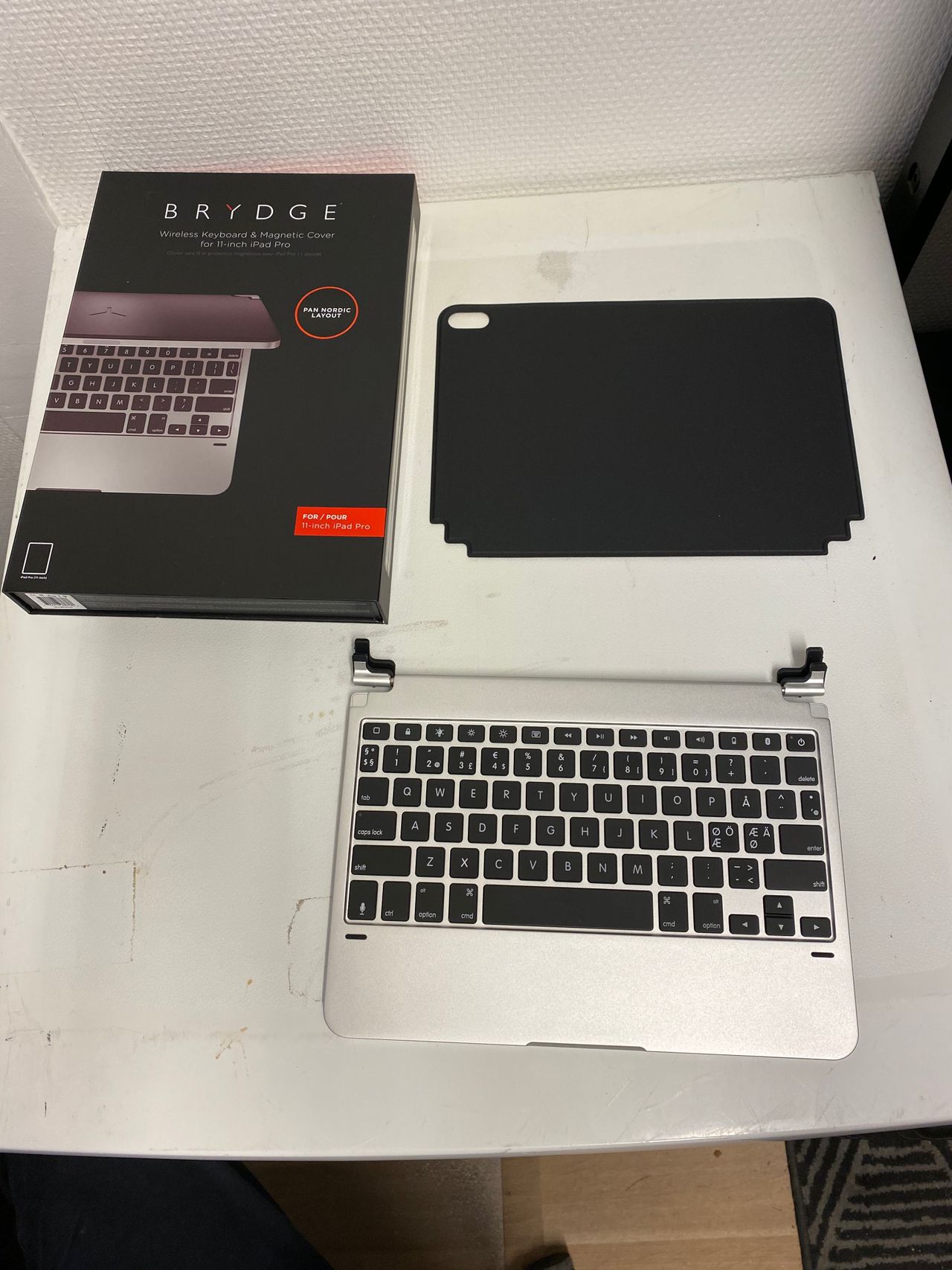 Brydge Ipad Pro 11 keyboard mbelyste taster | FINN.no Brydge iPad Pro 11 Keyboard, Silver Tastatur og stylus