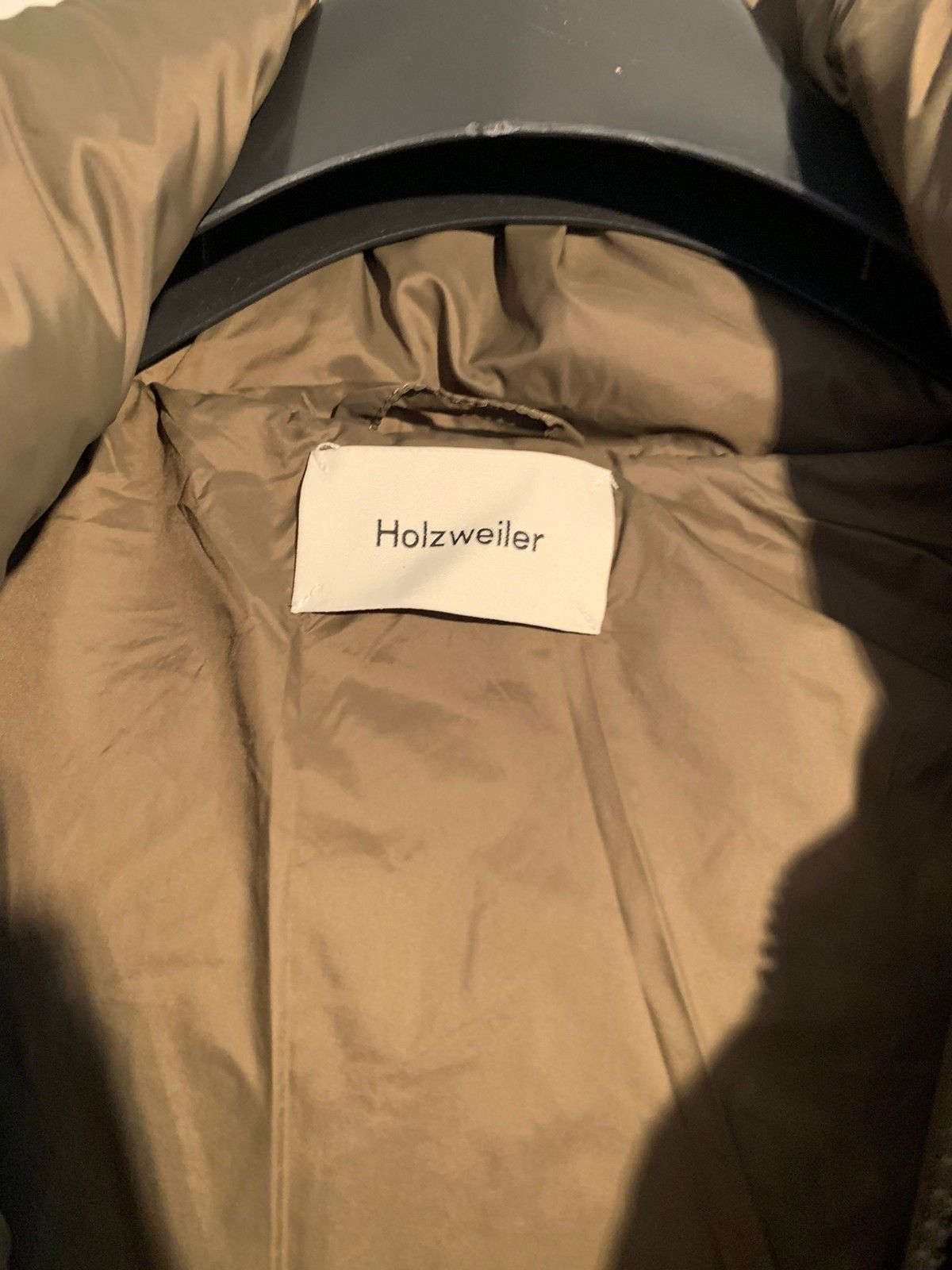 Holzweiler Sol Down Jacket Army HELT NY selges! | FINN.no Holzweiler Sol Down Jacket Army HELT NY selges! | FINN.no