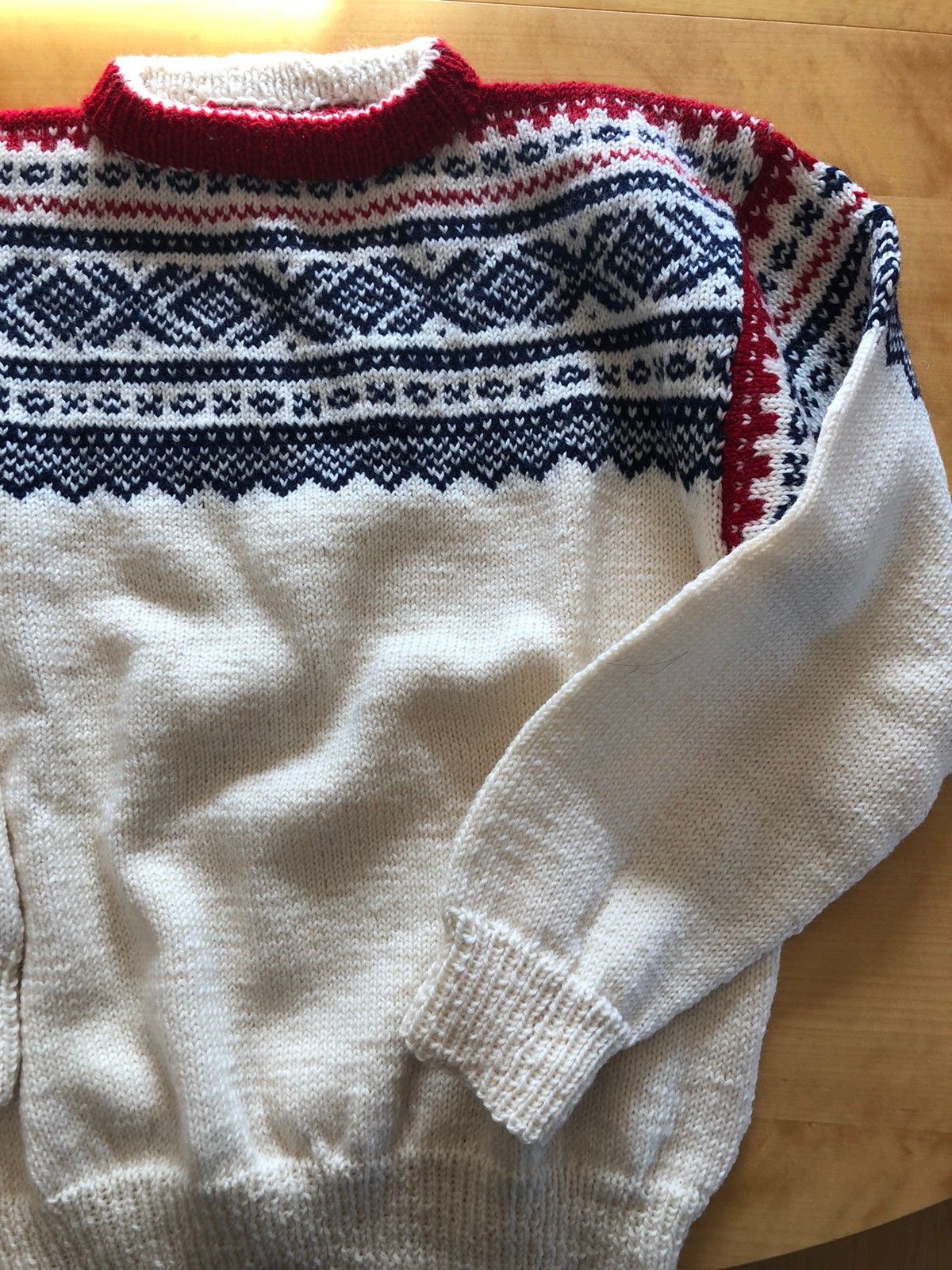 Håndstrikket mariusgenser str 12 år ca | FINN.no Håndstrikket mariusgenser str 12 år ca | FINN.no