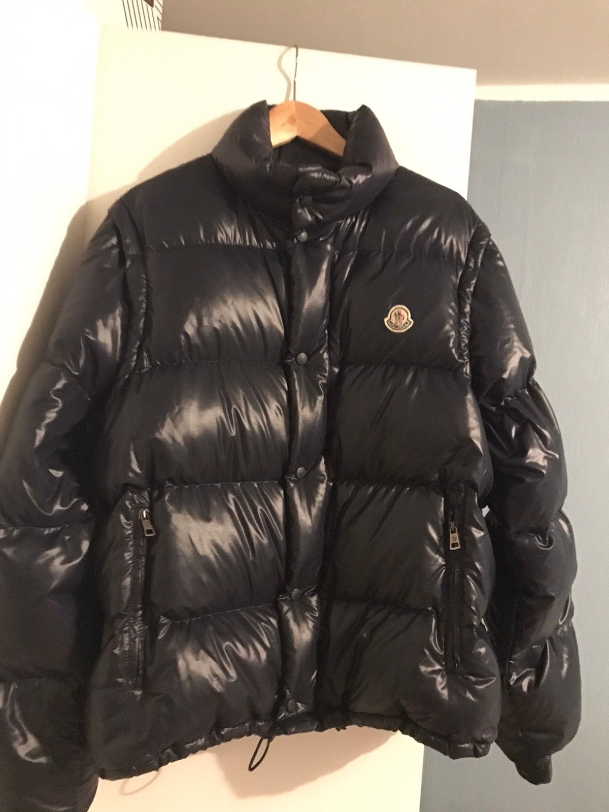 Moncler Kjøpe, selge og utveksle annonser gode tilbud og Moncler jakke Kjøpe, selge og utveksle annonser finn den