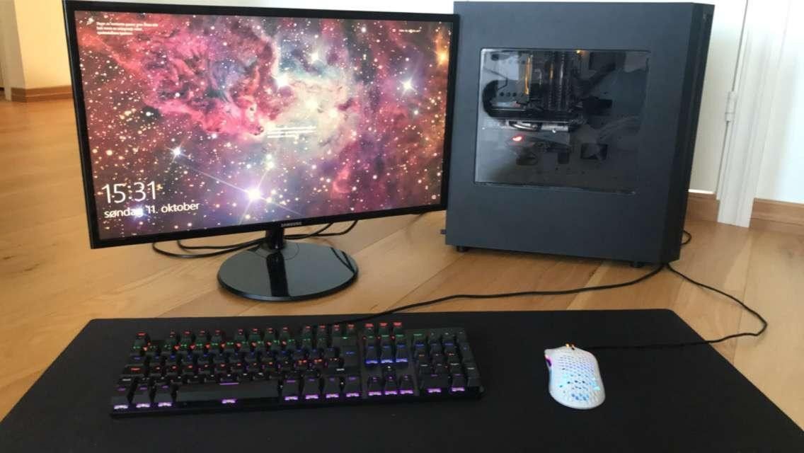 Gaming pc med skjerm, tastatur og mus | FINN.no Gaming PC skjerm + tastatur | FINN.no