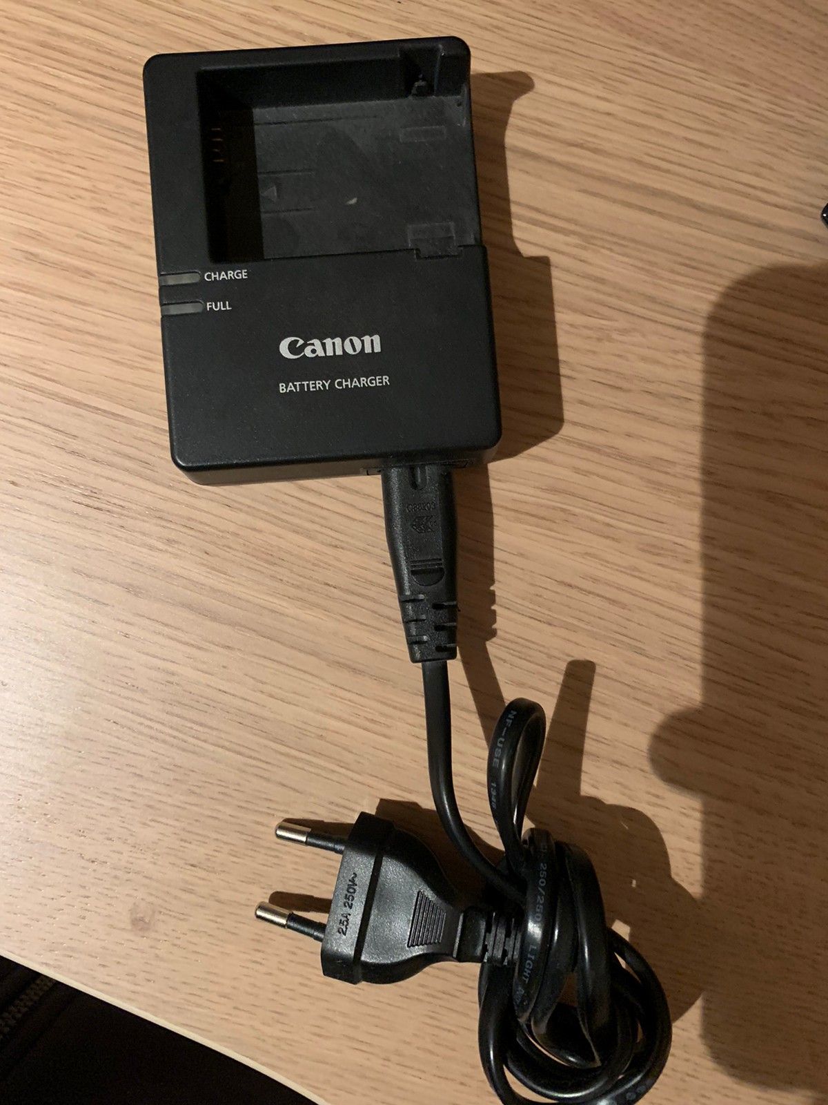 Canon LC E8E batterilader | FINN.no Canon LC E8E Batterilader | FINN.no