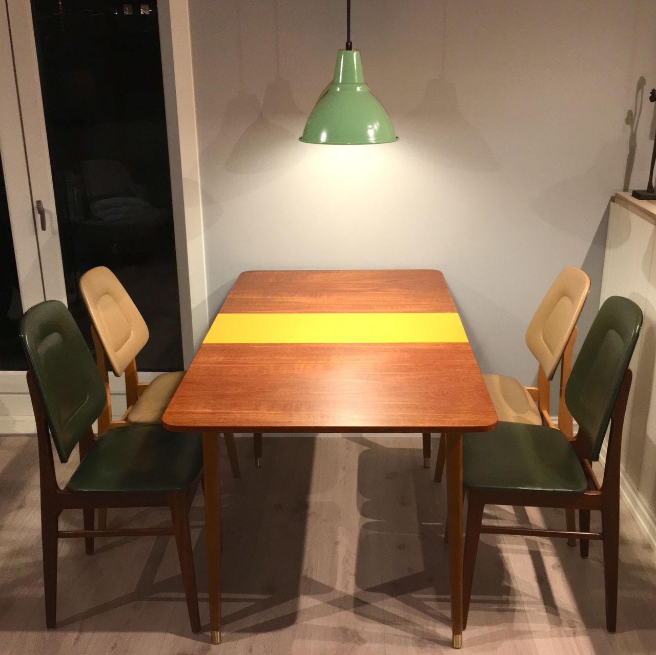 Retro teak spisebord og Kjøpe, selge og utveksle annonser Retro teak stoler 5 Kjøpe, selge og utveksle annonser de