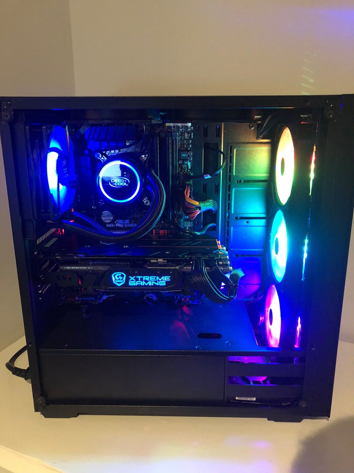 Vannkjølt Gaming PC med GTX 1080 | FINN.no Komplett gaming oppsett med GTX 1080 | FINN.no