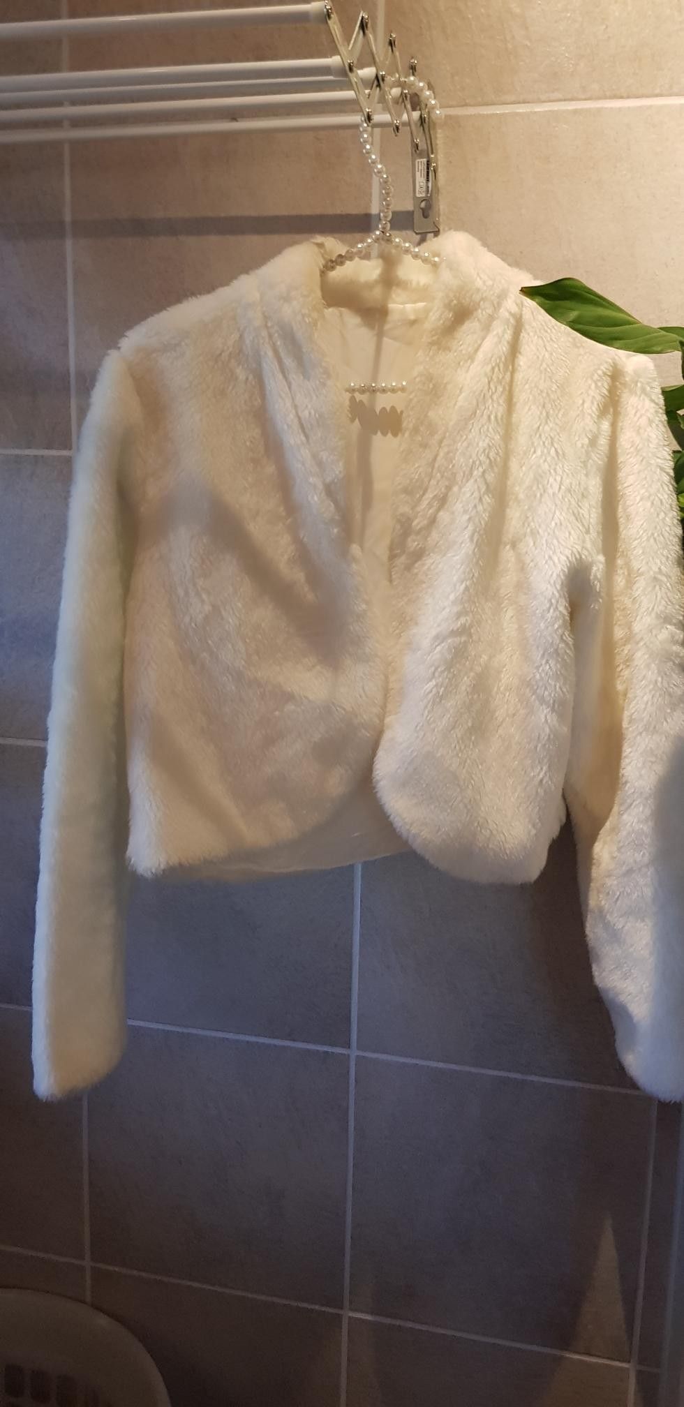 Bolero, kort jakke til brudekjølen | FINN.no Bolero, kort jakke til brudekjølen | FINN.no
