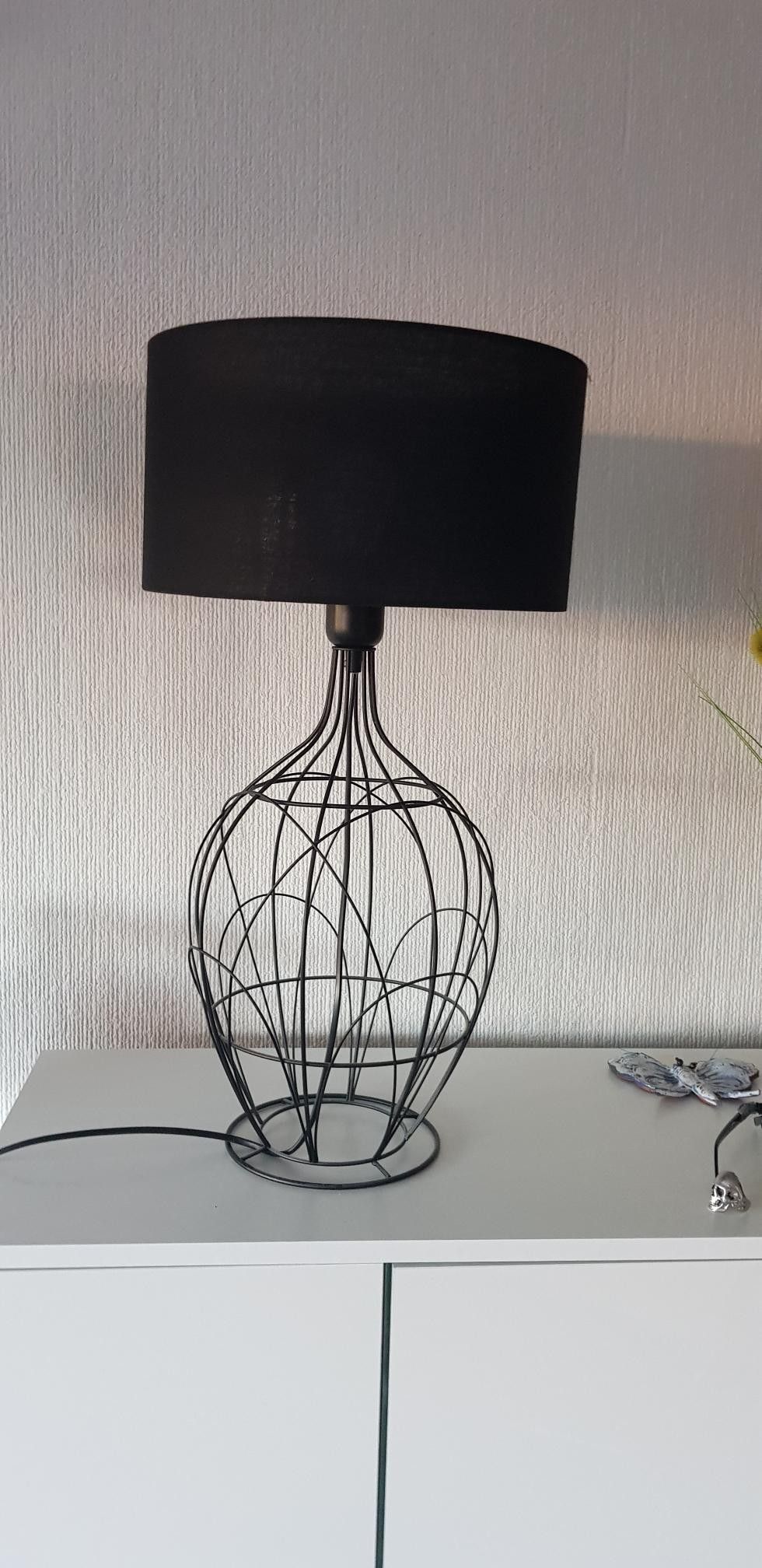 Tøff lampe med smijernfot. Fått seg ny svart, skjerm til Tøffe lamper tilsalgs! | FINN.no