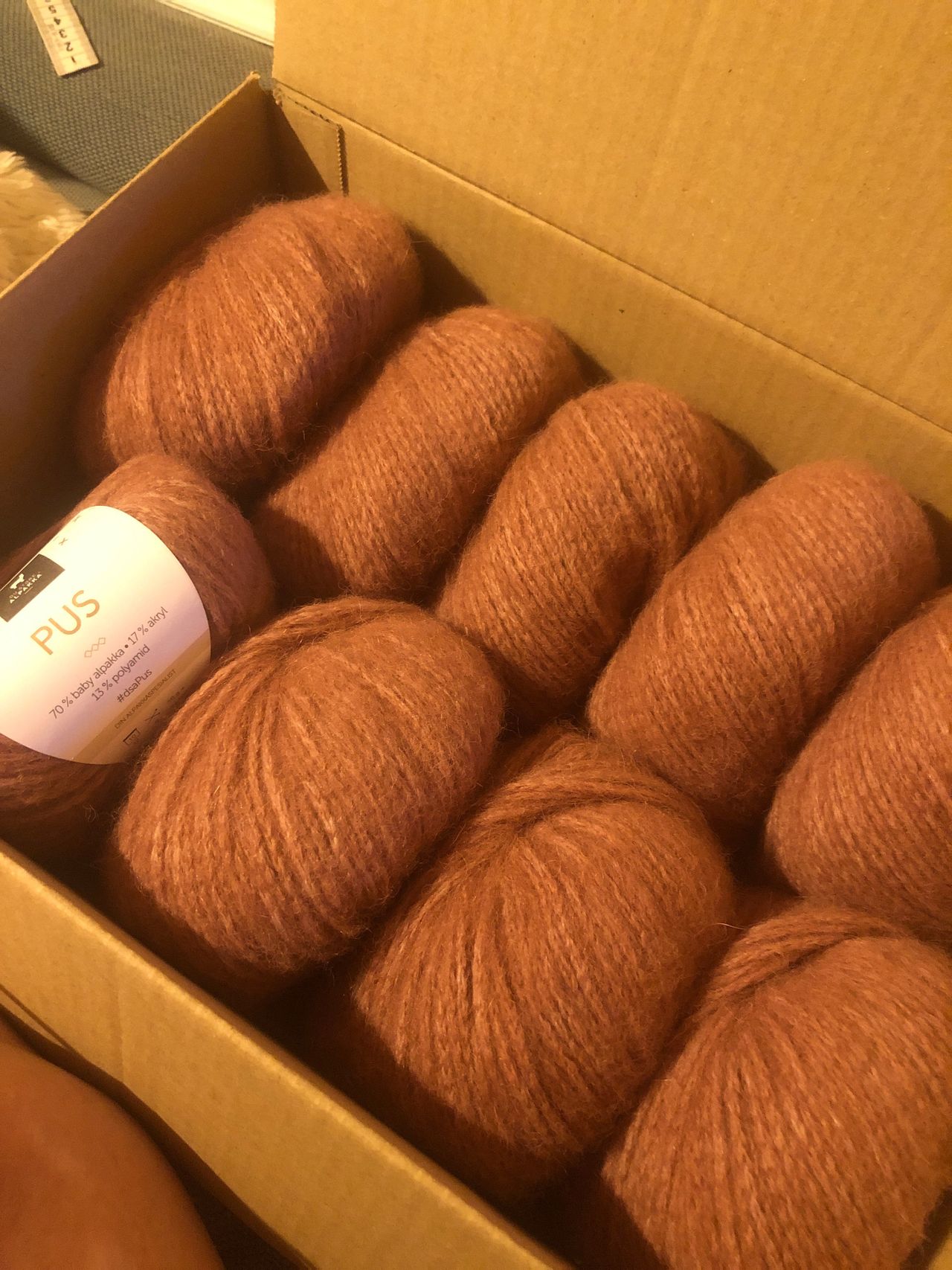 Pus garn og oppskrift på Nettie genser chunky Edition | FINN.no Pus garn og oppskrift på Nettie genser chunky Edition | FINN.no