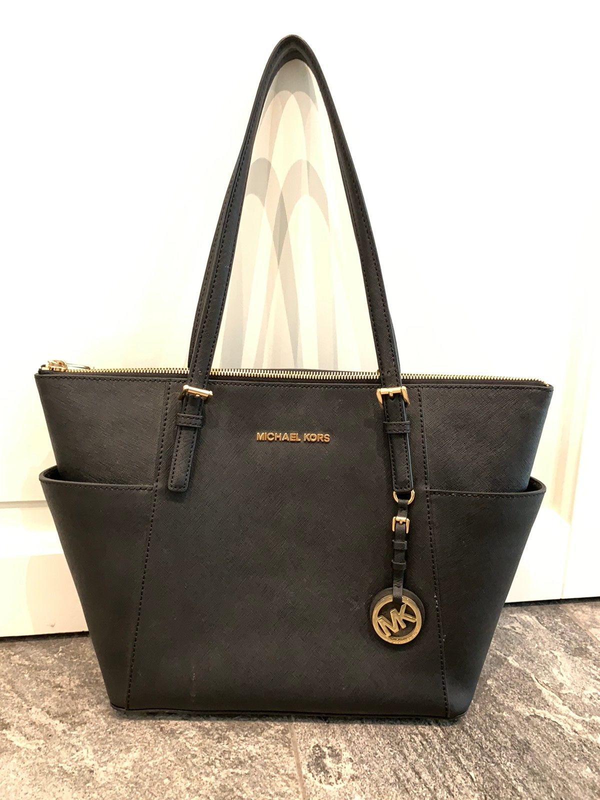 Michael kors veske | FINN.no Svart Michael Kors veske | FINN.no