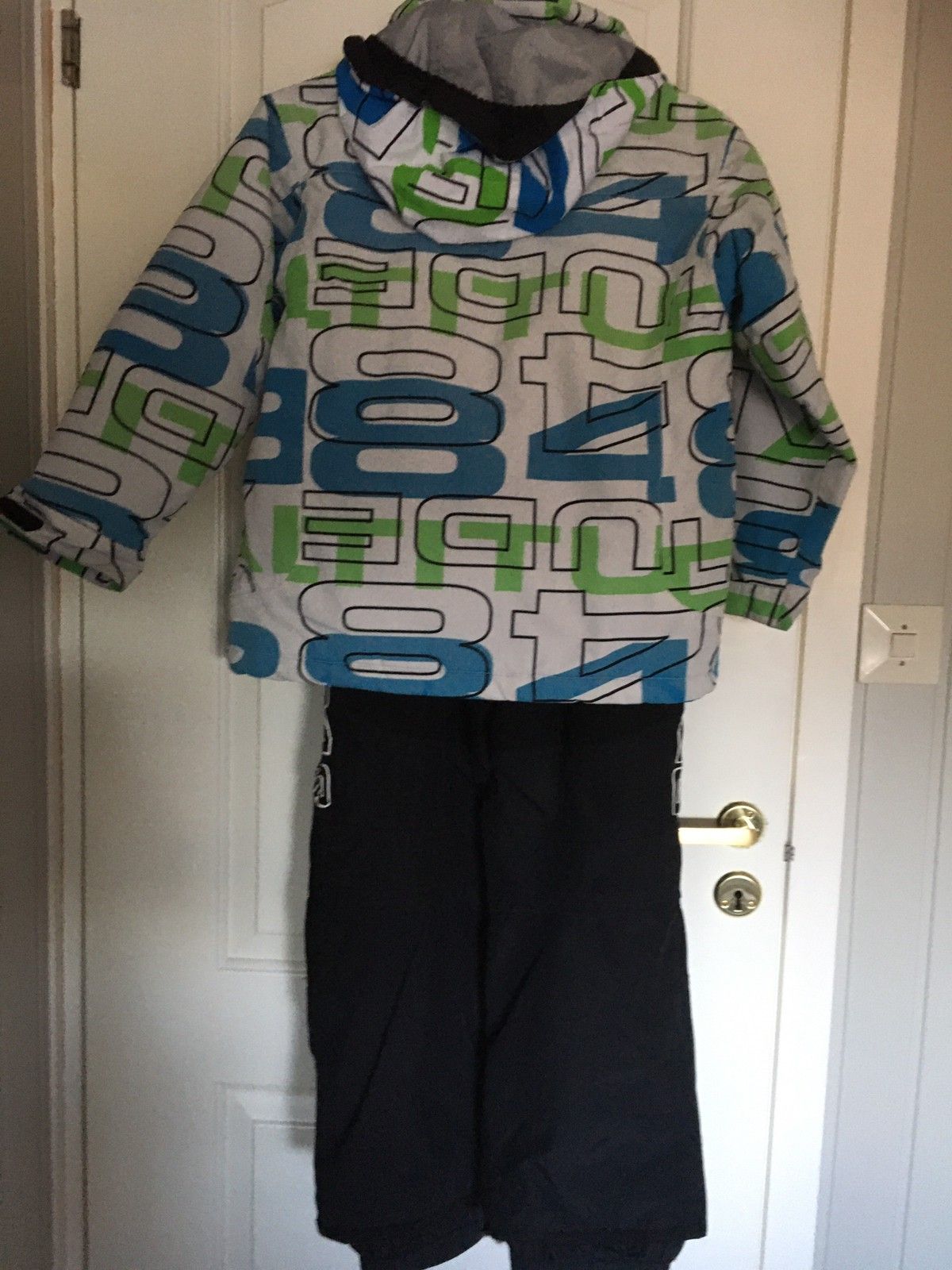 Tøff slalom skidress ( jakke og bukse ) til gutt. | FINN.no Tøff slalom skidress ( jakke og bukse ) til gutt. | FINN.no