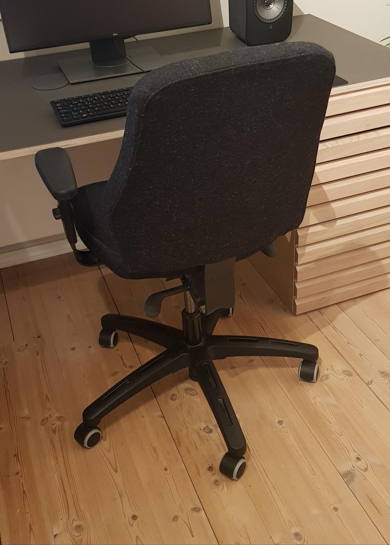 Kontorstol fra ikea selges 1 Kjøpe, selge og utveksle annonser Kontorstol fra ikea Kjøpe, selge og utveksle annonser de