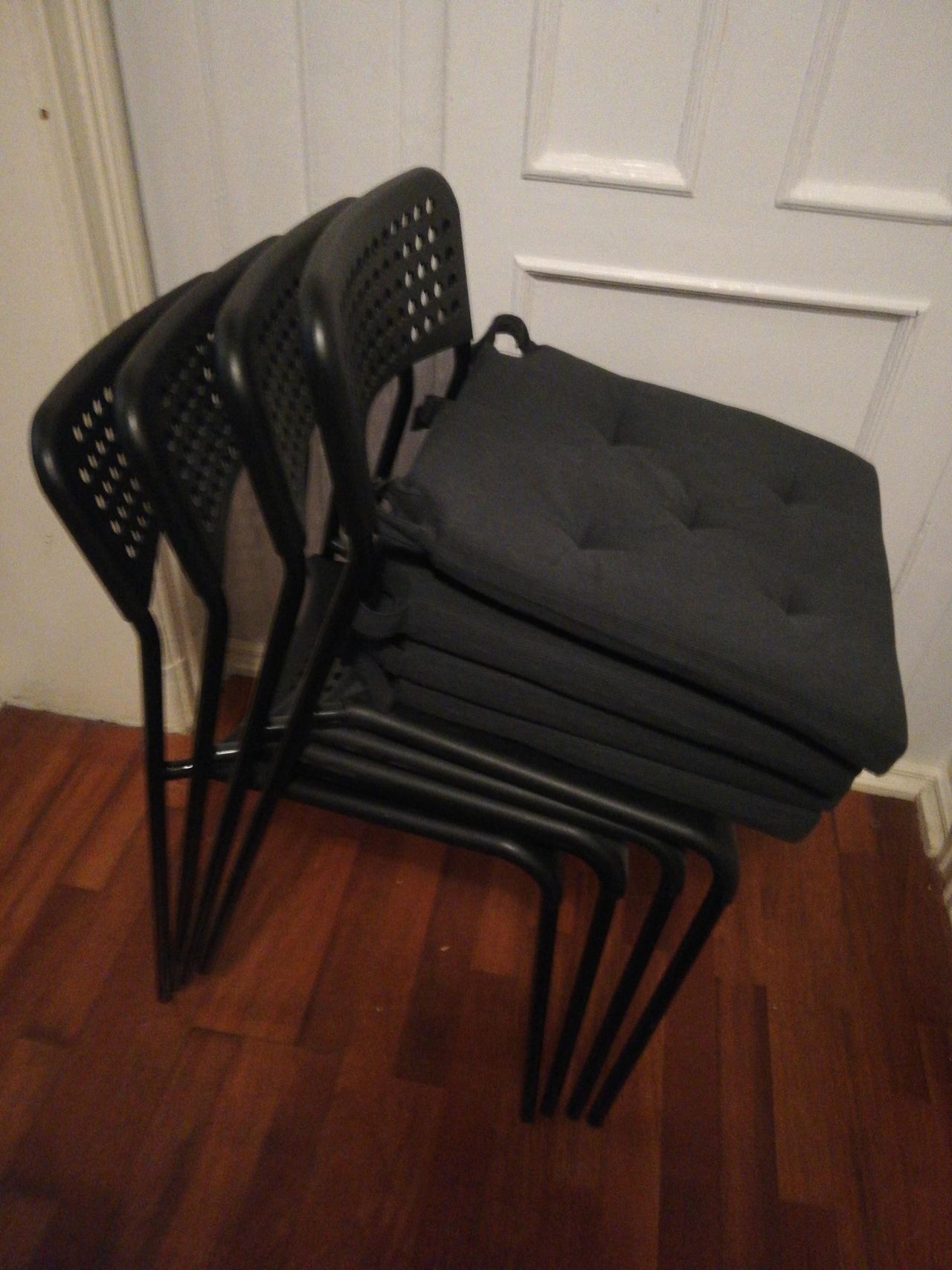 IKEA Adde stoler x4, svart | FINN.no Ikea Adde stoler | FINN.no