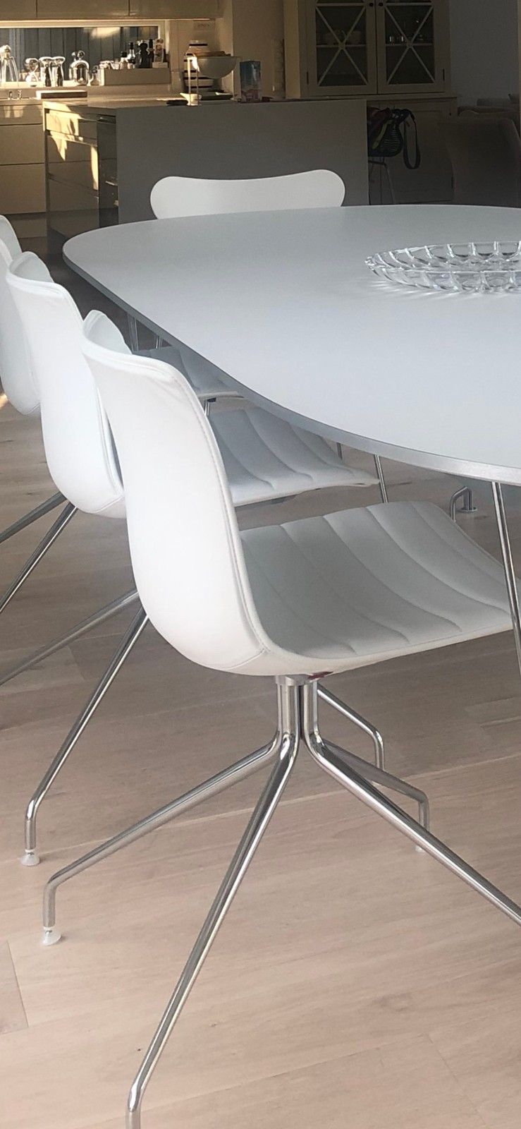 Arper Kjøpe, selge og utveksle annonser gode tilbud og priser Arper Catifa loungestol, italienskdesign stol i brunt krom