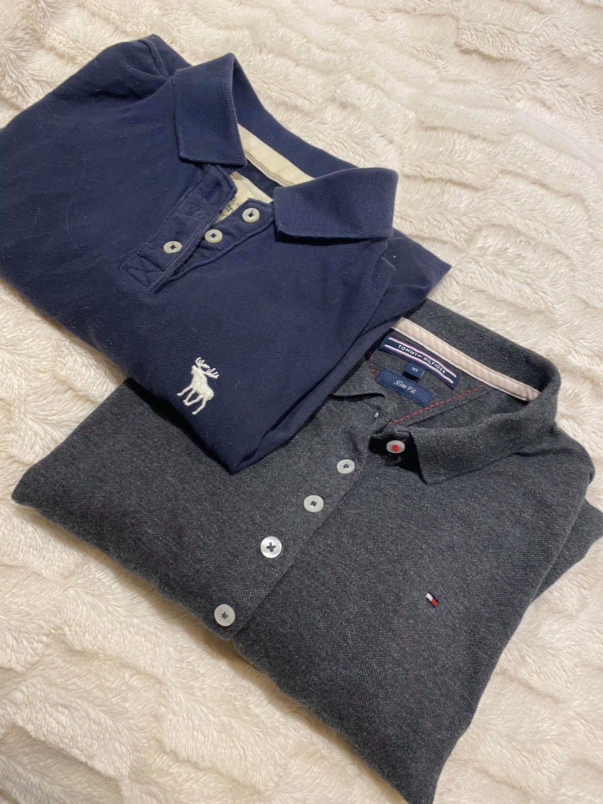 Skjorter slim fit Kjøpe, selge og utveksle annonser de Krageløs skjorte 2 stk ubrukte. Large slim fit | FINN.no