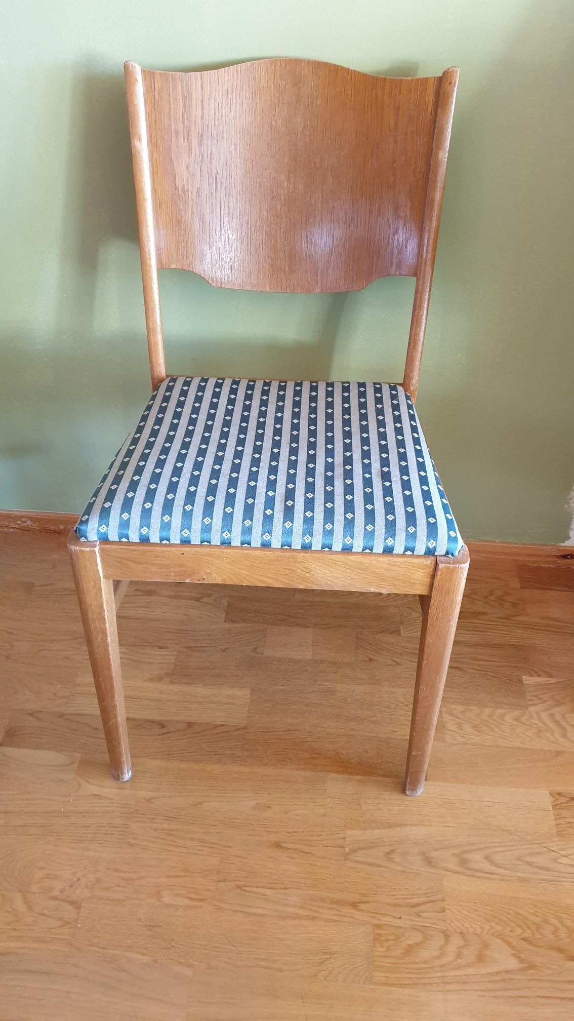 Retro stoler til spisestue. 5 stk. | FINN.no Retro stoler. | FINN.no