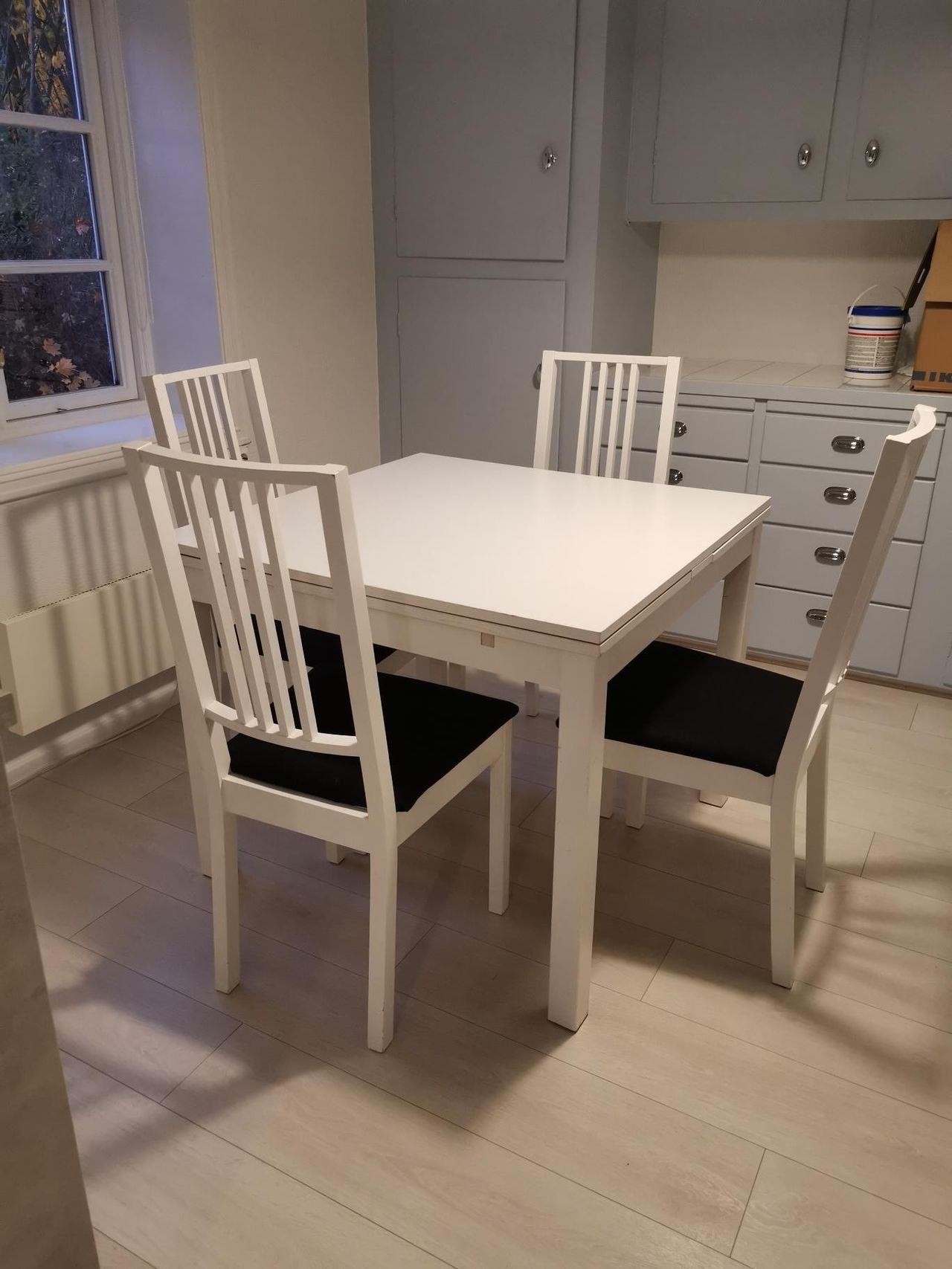 Pent brukt spisebord Kjøpe, selge og utveksle annonser de Lite brukt spisebord med Kjøpe, selge og utveksle annonser