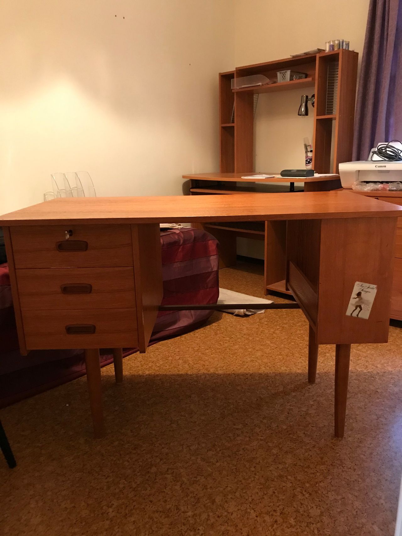 Retro skrivebord Kjøpe, selge og utveksle annonser finn Furu skrivebord Kjøpe, selge og utveksle annonser finn den